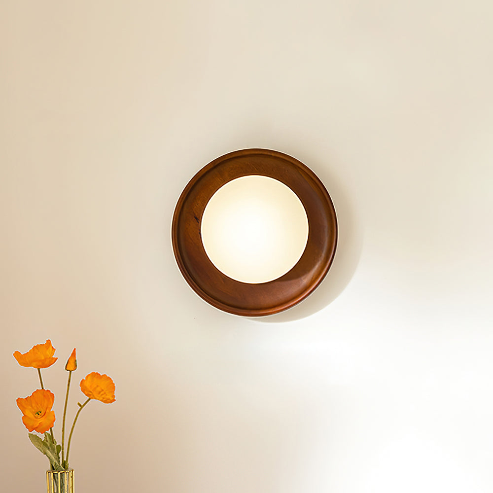 Novin Wandleuchte aus Holz-Letslighting