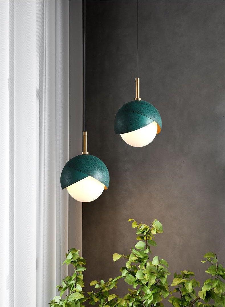 Solara Moderne Pendelleuchte Messing Geschachtelte Opalkugel-Letslighting