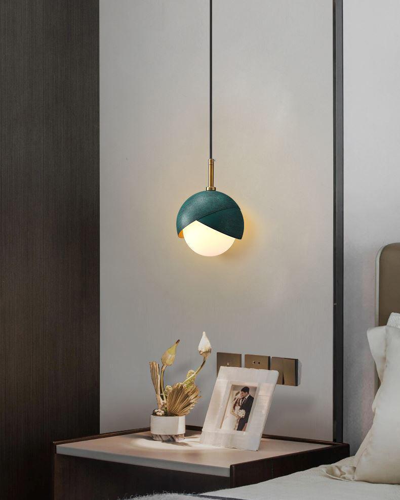 Solara Moderne Pendelleuchte Messing Geschachtelte Opalkugel-Letslighting