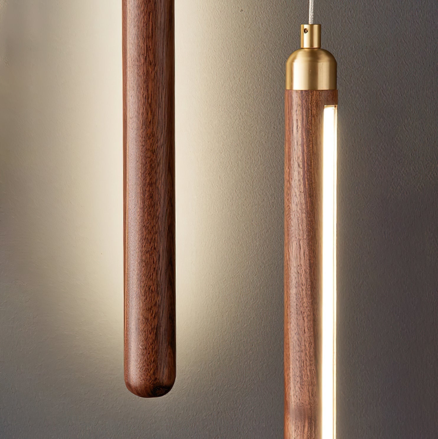 Kyoto Lineare Pendelleuchte aus Walnuss-Messing-Letslighting