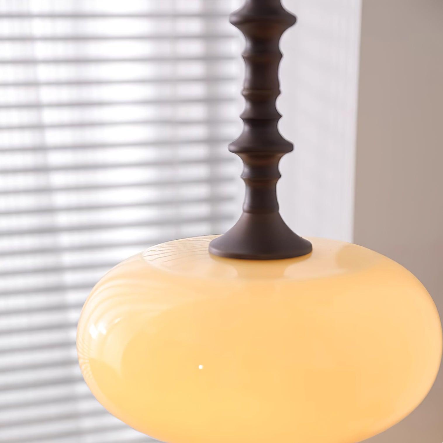 Pendelleuchte Weißer Glasschirm Gedreht Vintage-Letslighting