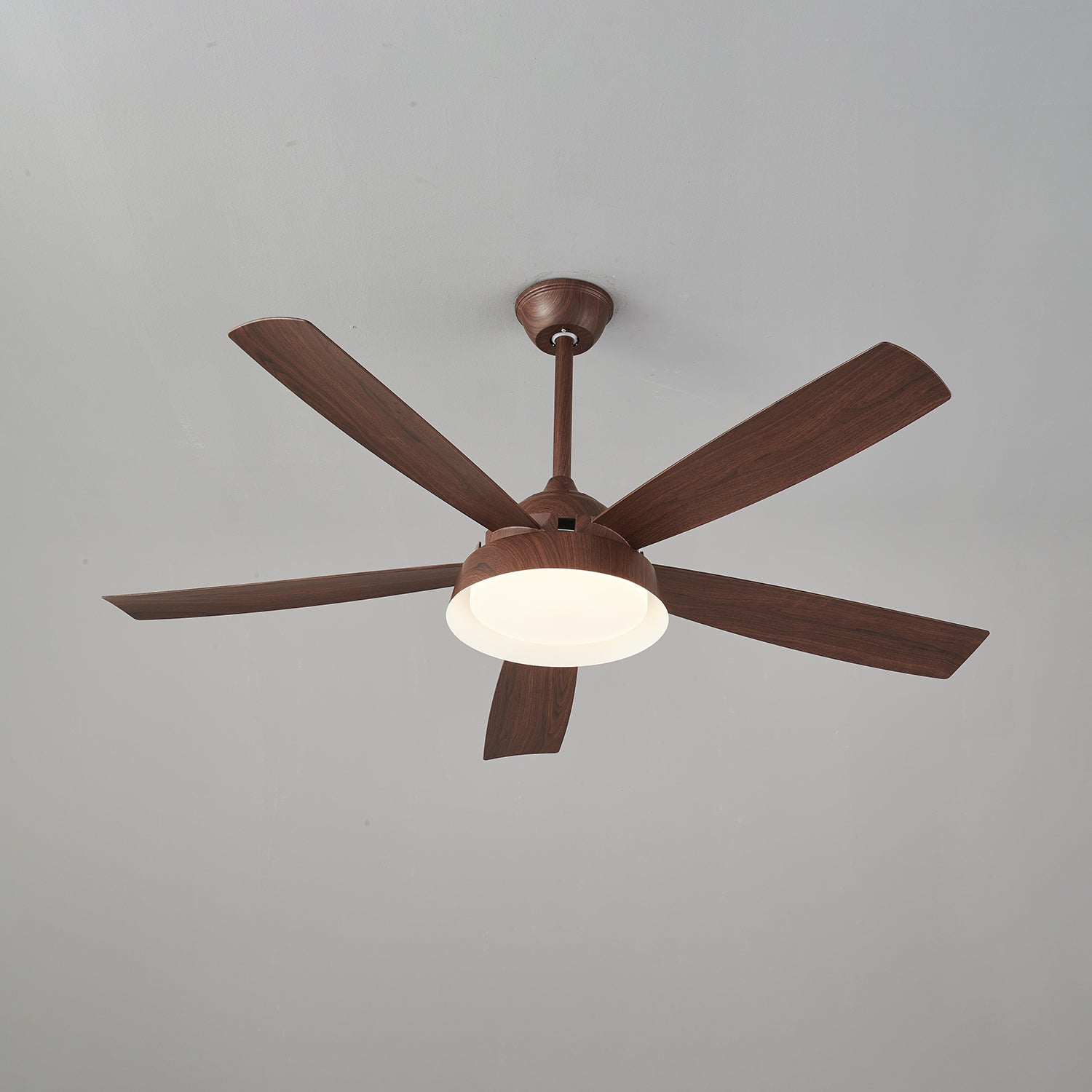 Orvino Deckenventilatorleuchte Holz, anderer Winkel