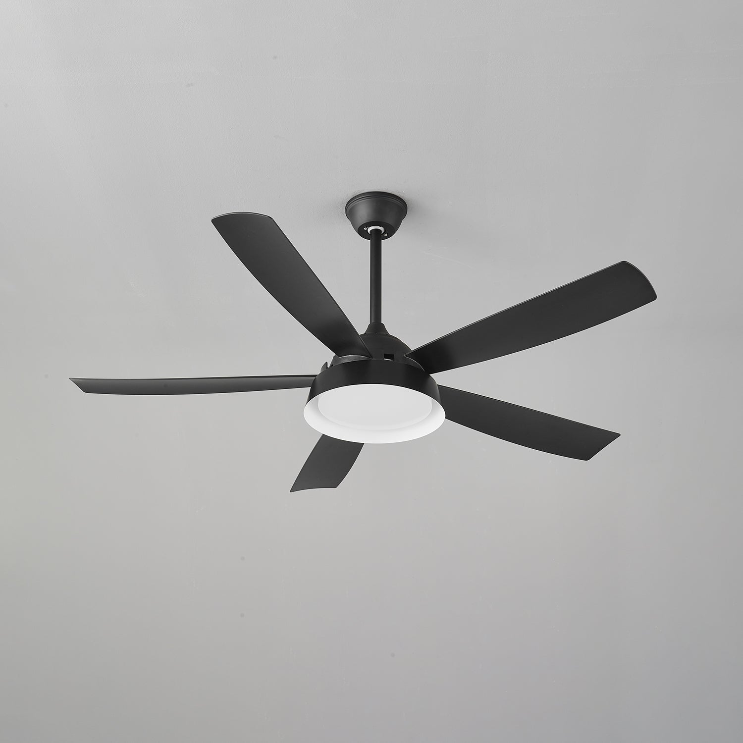 Orvino Deckenventilatorleuchte Holz, mit Licht aus und Ventilator an
