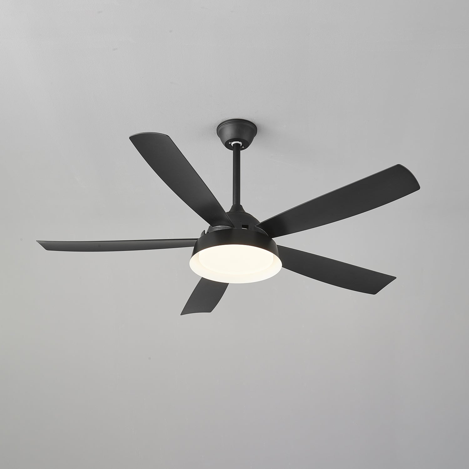 Orvino Deckenventilatorleuchte Holz, in einem Essbereich