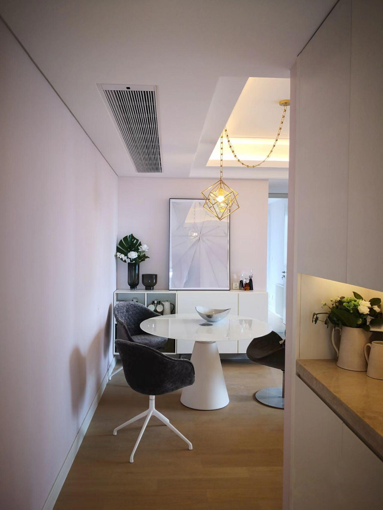 Epic Pendant Light - Blowlighting