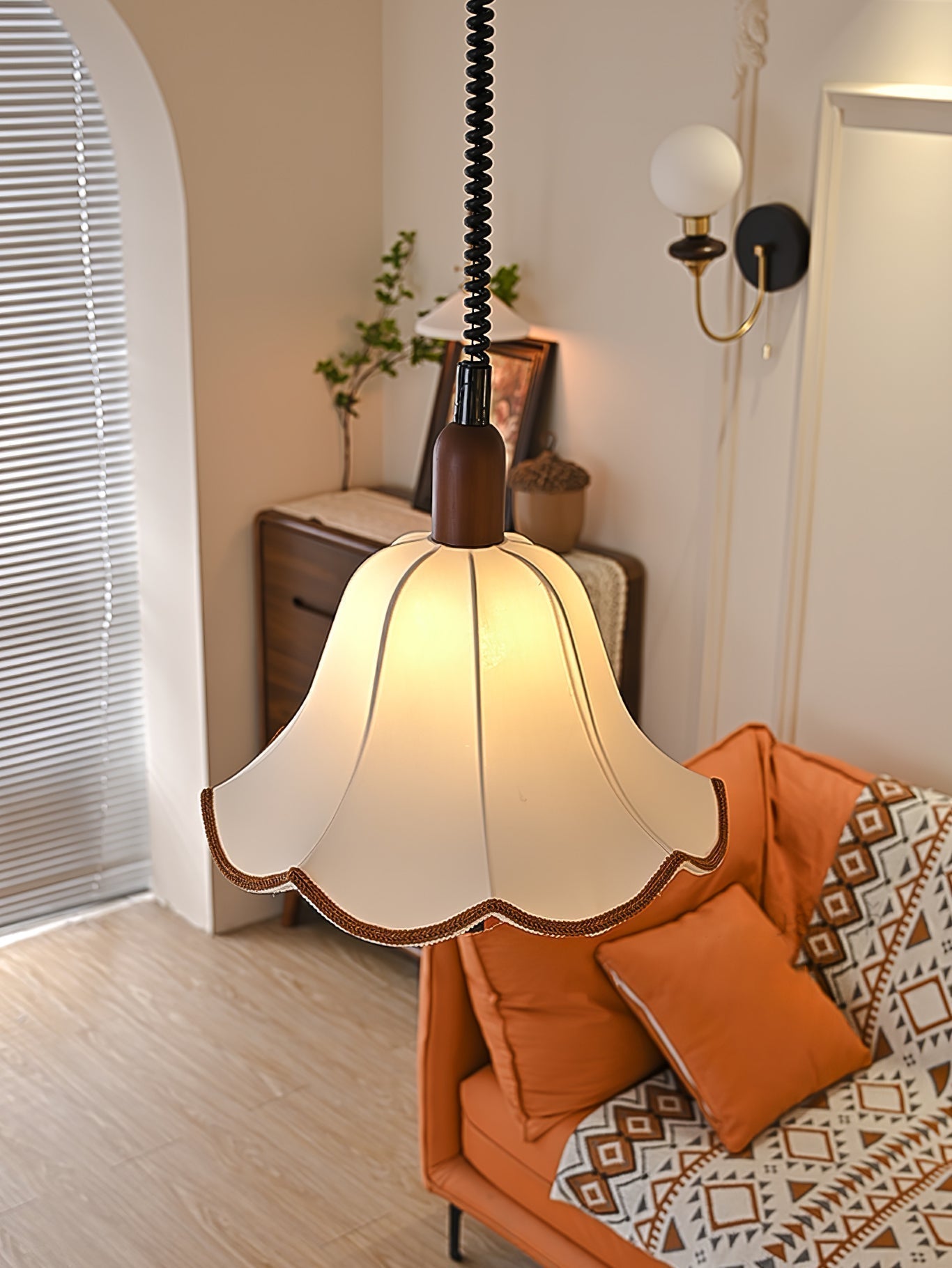 Eurvaryra Klassische Eleganz Stoff Holz Pendelleuchte-Letslighting