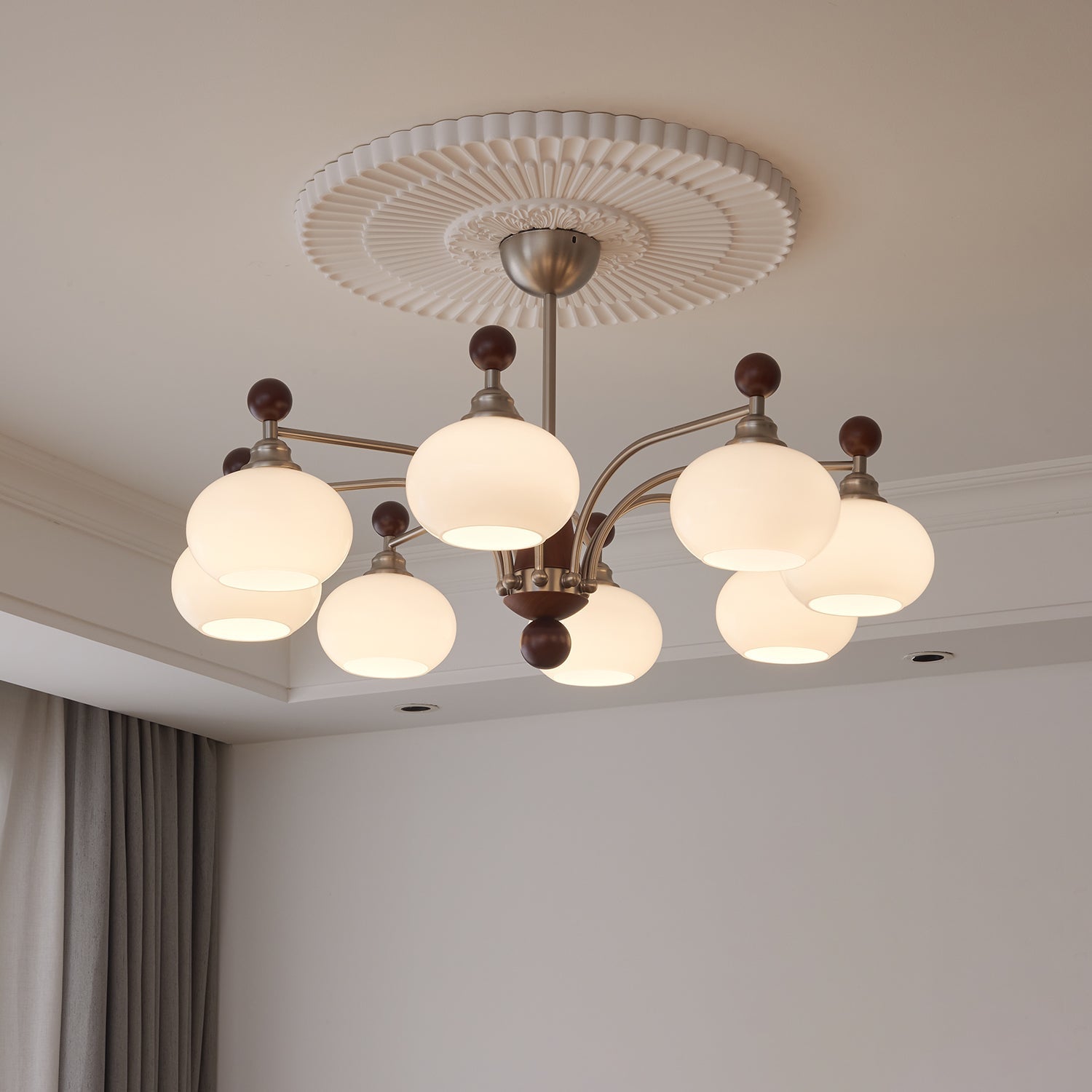 Ivloria Traditionelle Eleganz Orbit Holz Glas Kronleuchter-Letslighting