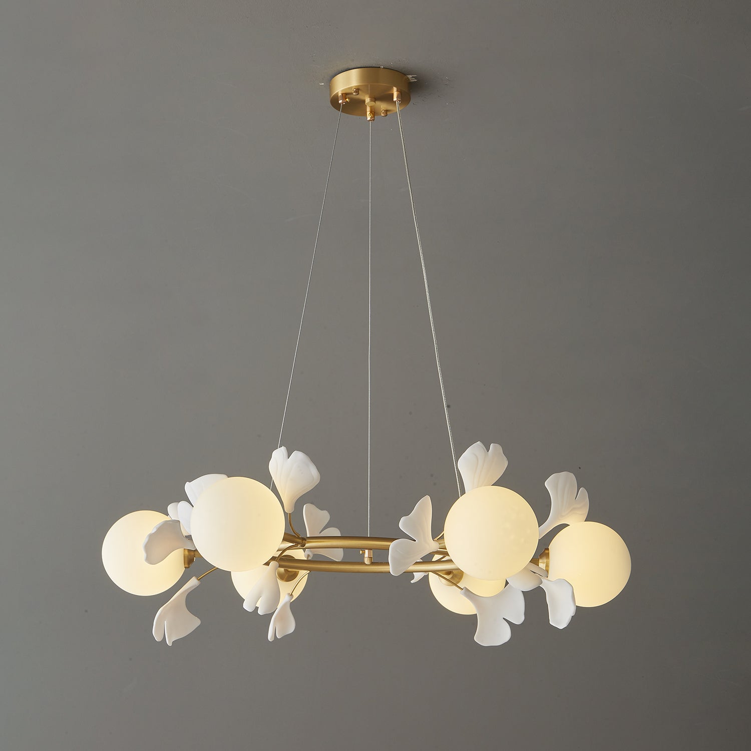Olivia Keramik Gingko Blume Messing Kronleuchter-Letslighting
