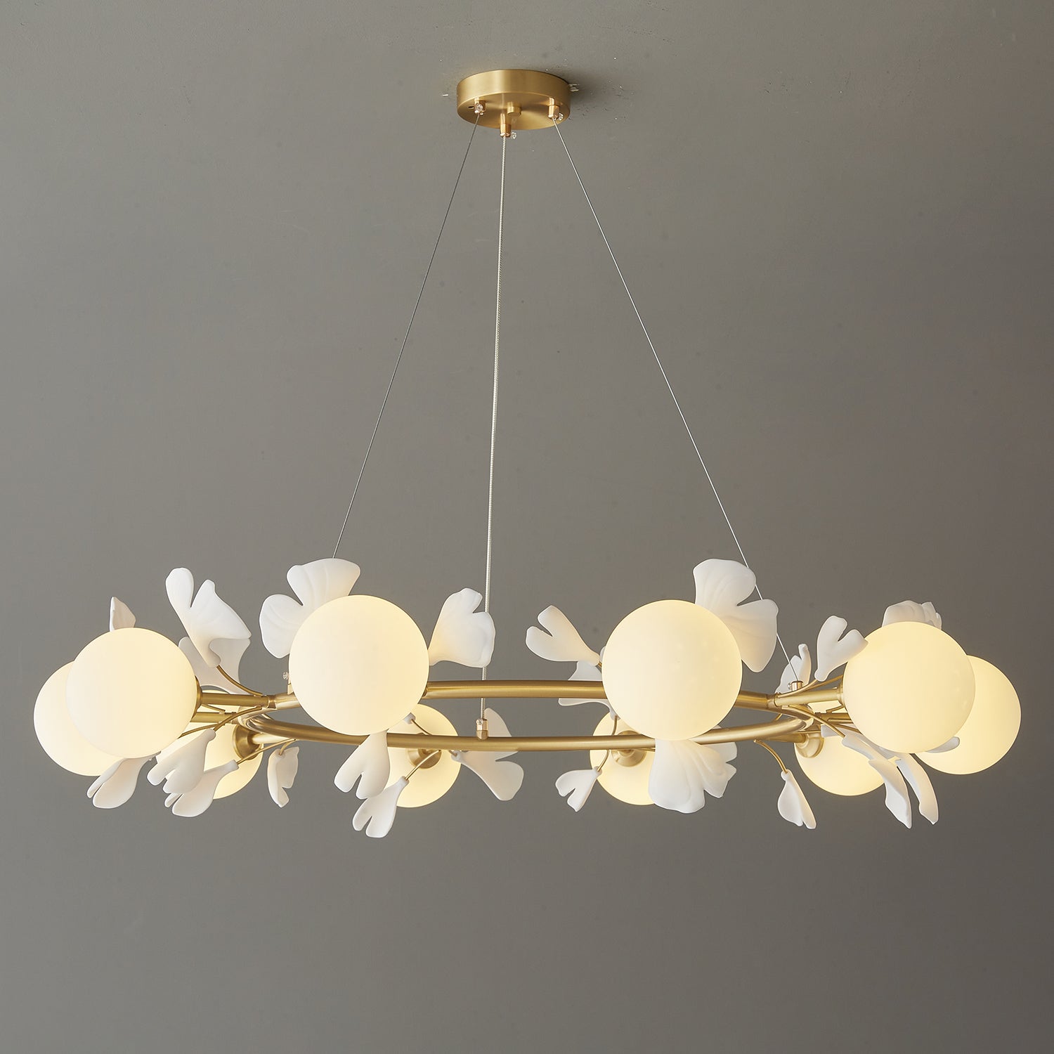 Olivia Keramik Gingko Blume Messing Kronleuchter-Letslighting