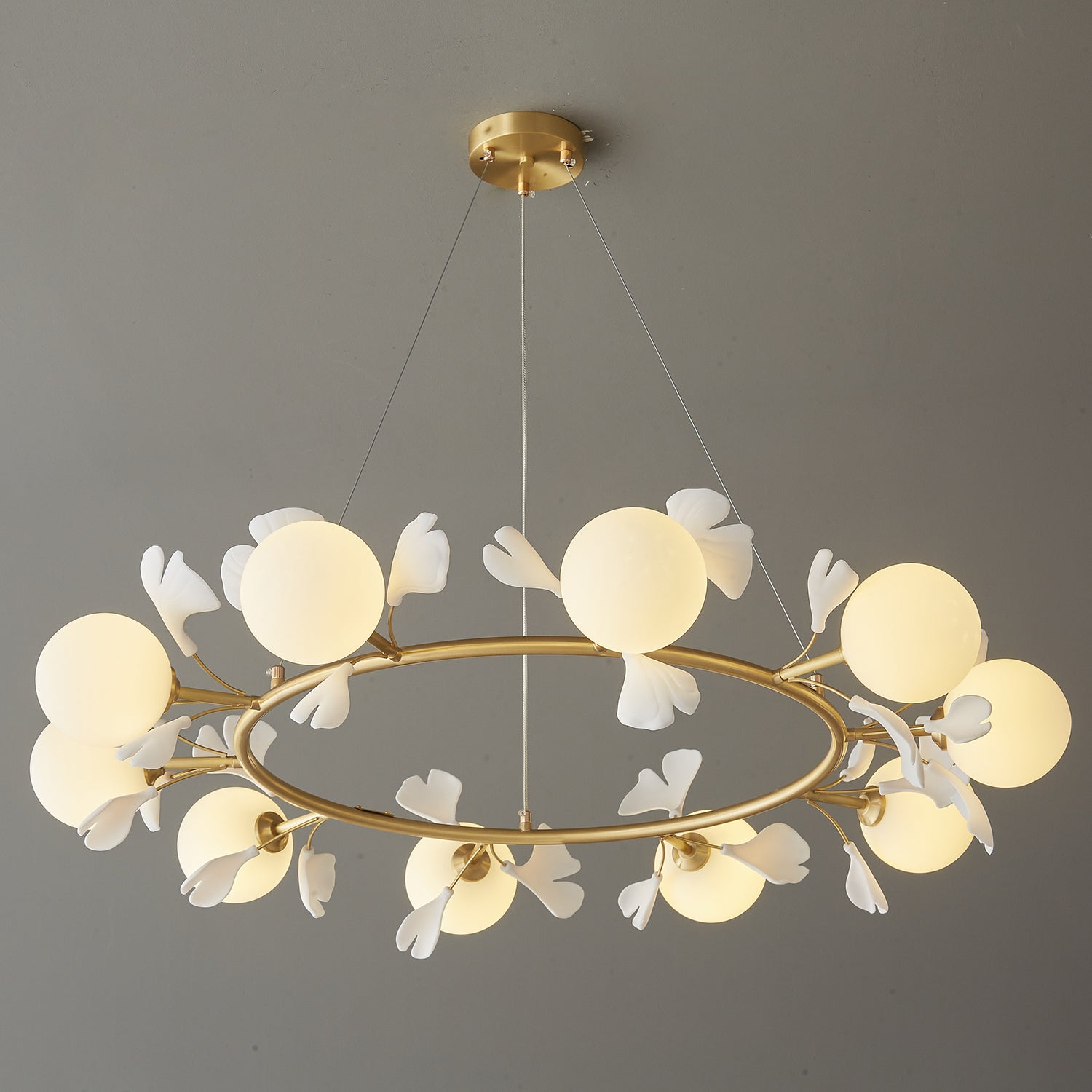 Olivia Keramik Gingko Blume Messing Kronleuchter-Letslighting
