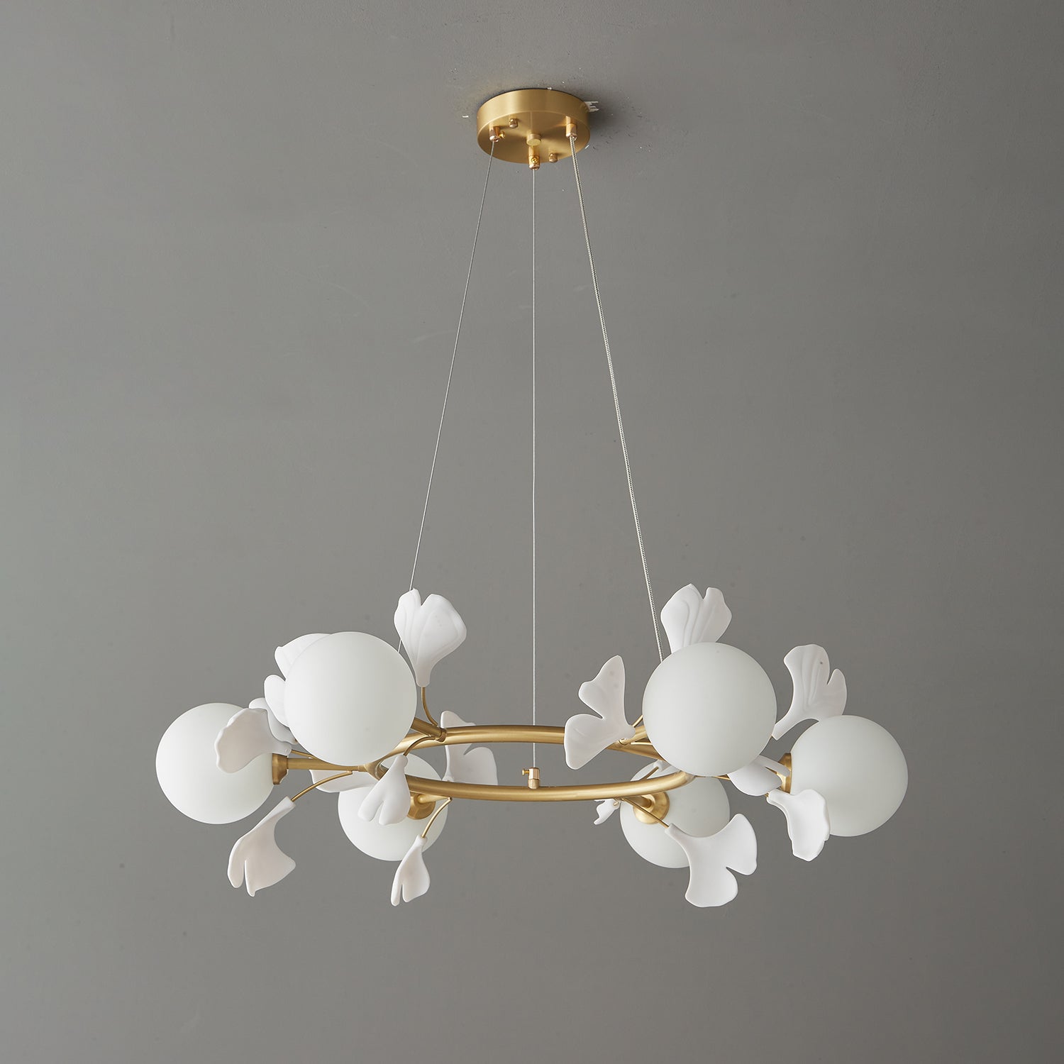 Olivia Keramik Gingko Blume Messing Kronleuchter-Letslighting