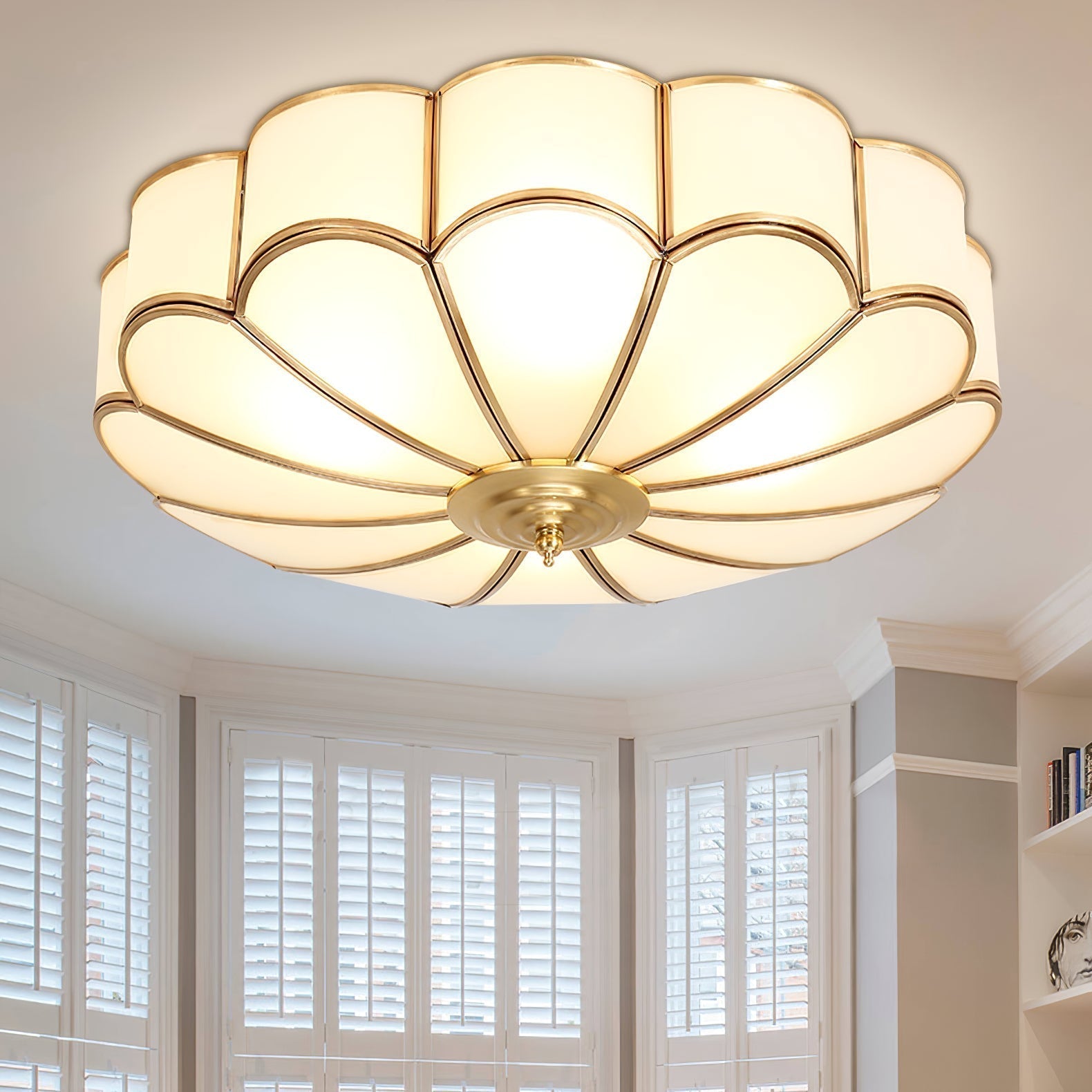 Viraean Deckenleuchte aus Messing und Glas in Blumenform-Letslighting