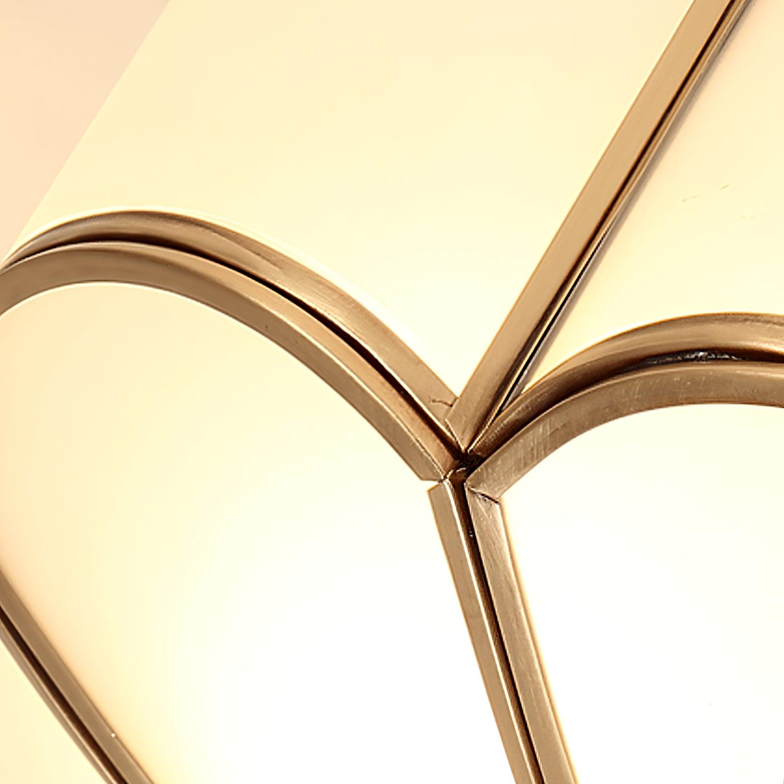 Ulira Deckenleuchte in Blumenform mit satiniertem Glas und Messing