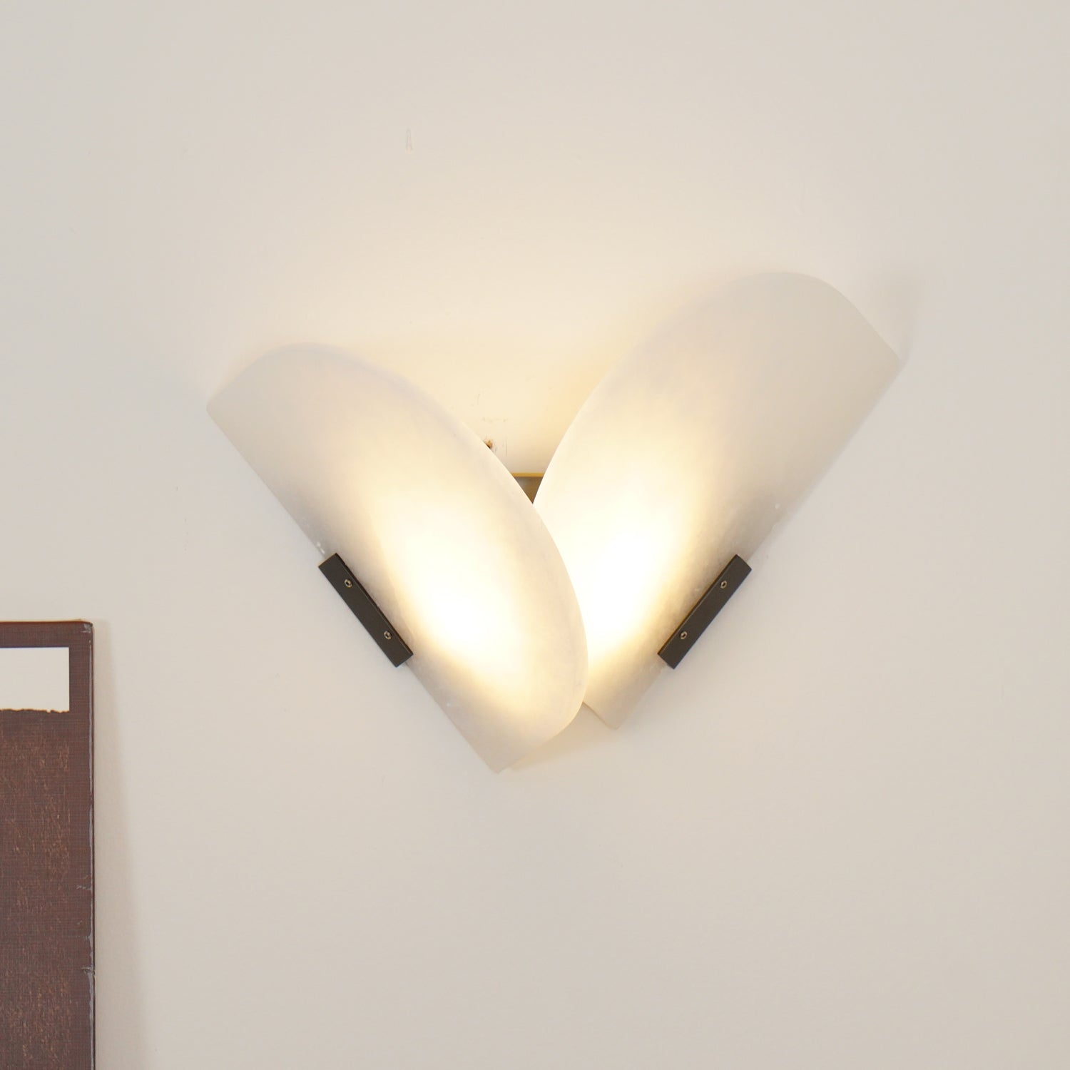 Cevelaris Heart Alabaster Wall Light - Neutralighting