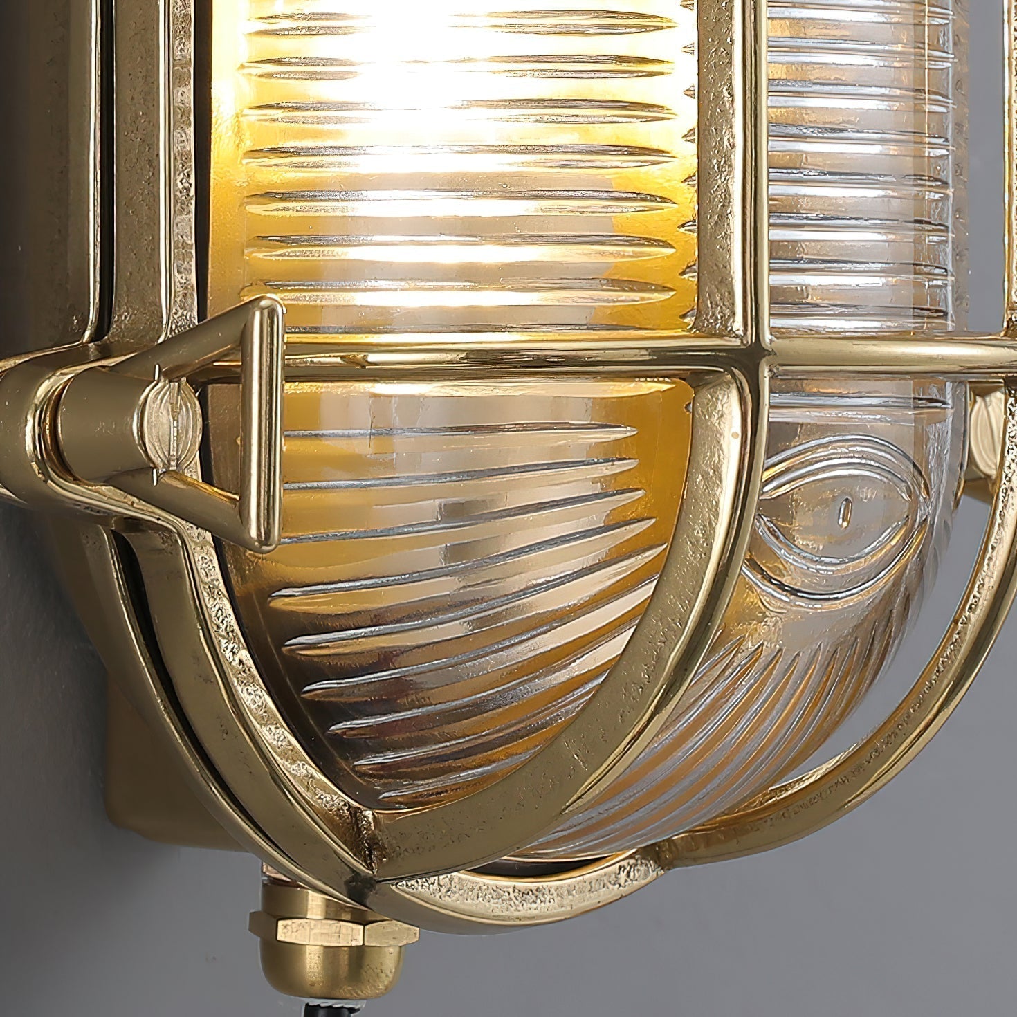 Erthearis Messing Vintage Bunker Wandleuchte-Letslighting