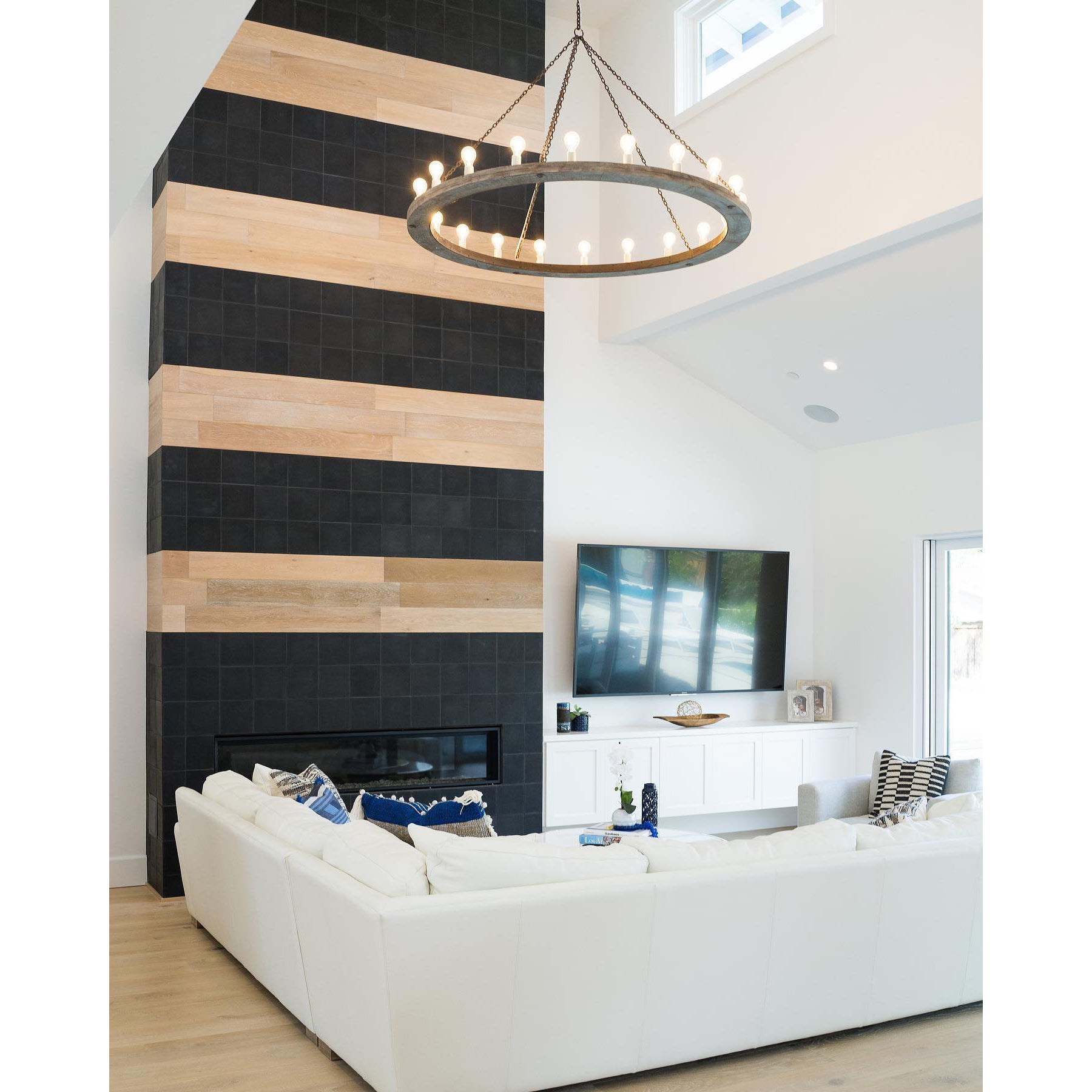 Armirila Vintage Industrieller Holz-Kronleuchter-Letslighting