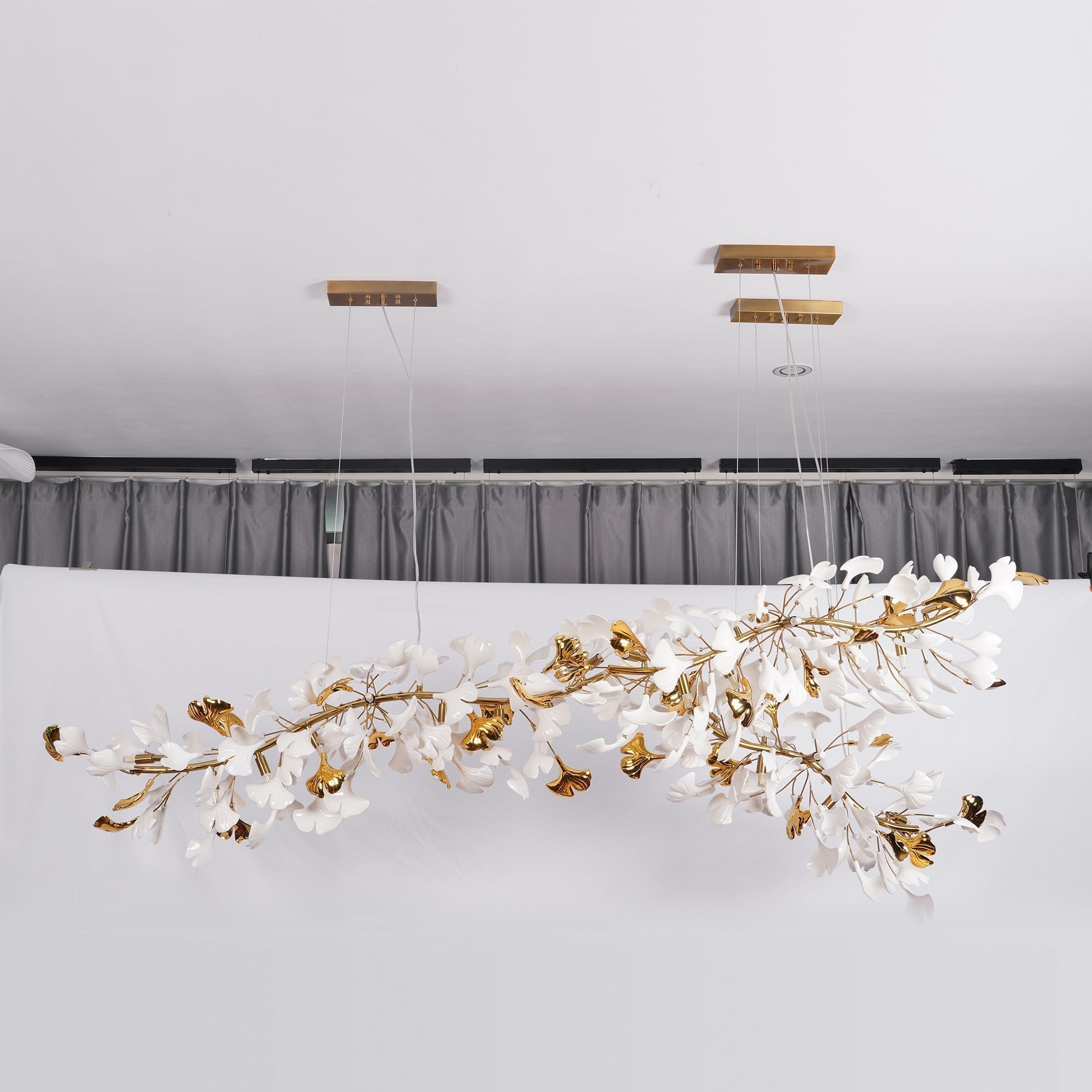 Gingko Chandelier A - Blowlighting