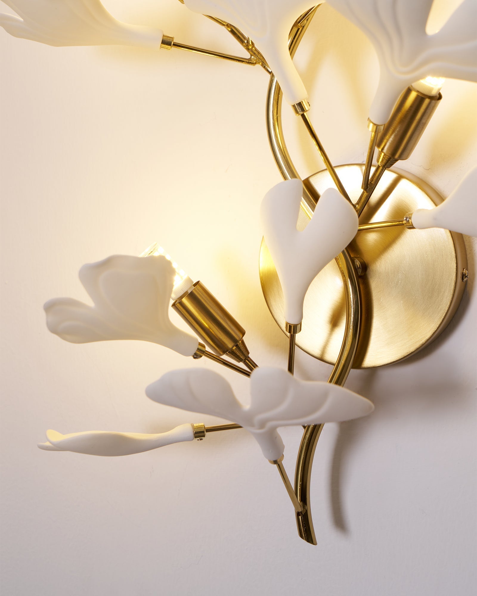 Wall Lamp Gingko Ceramic Petal Shades Gold Art Nouveau - Letslighting