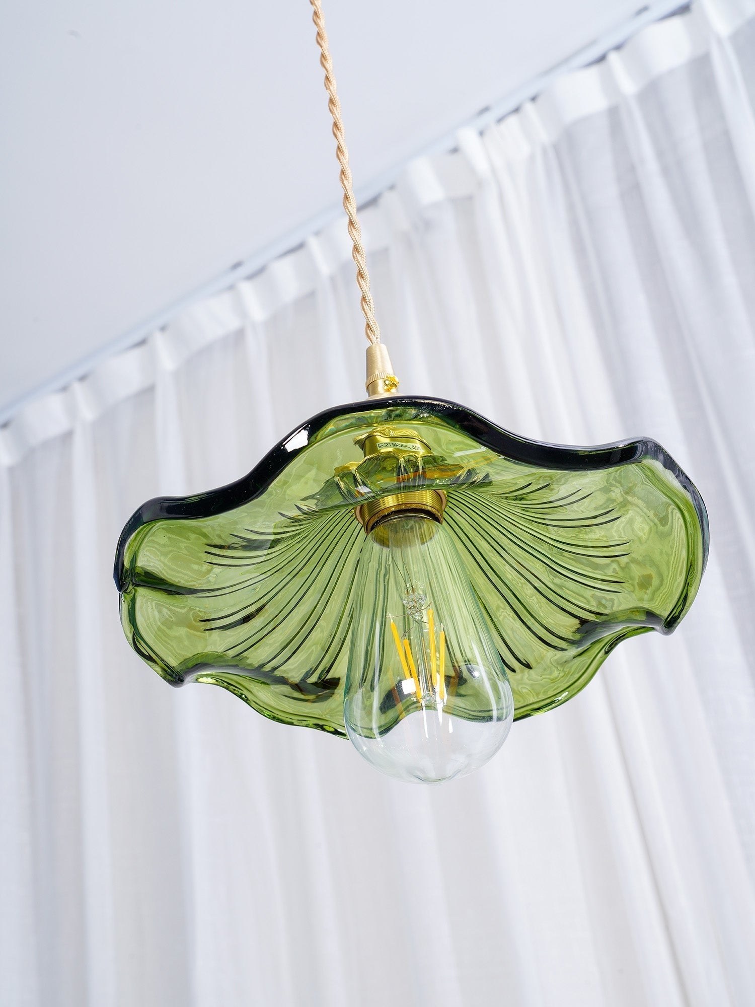 Glass Hibiscus Flower Pendant Light - Blowlighting