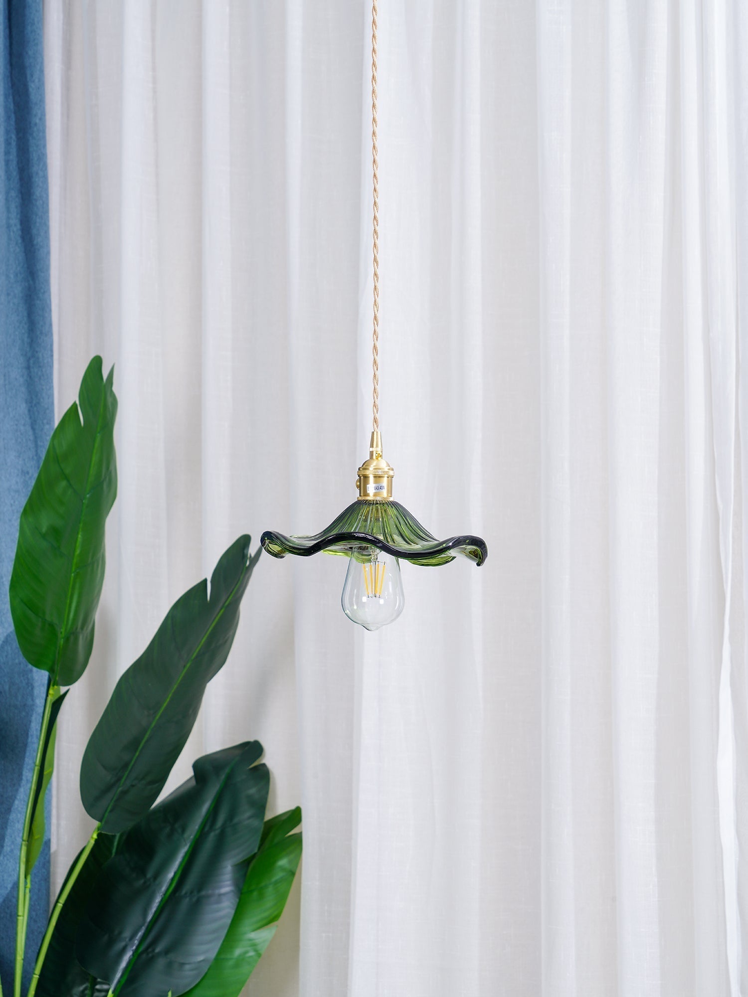 Glass Hibiscus Flower Pendant Light - Blowlighting