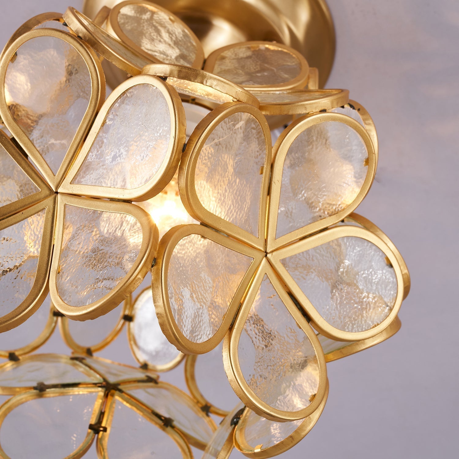 Ullaeiel Postmoderne Luxus-Deckenleuchte Bloom aus goldenem Glas-Letslighting