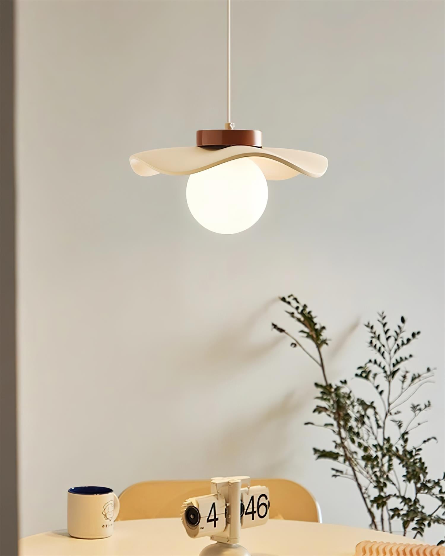 Pendelleuchte Glas Schirm Skulptural Minimalistisch-Letslighting