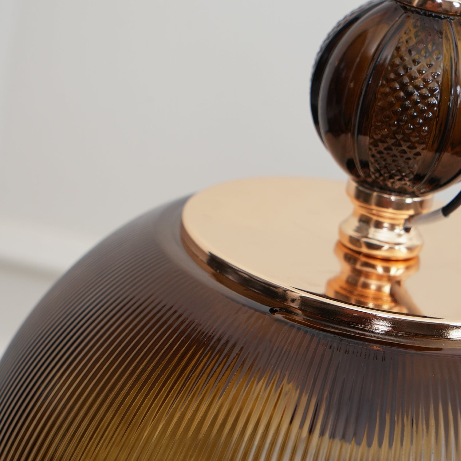 Nyra Retro-Pendelleuchte aus Glas-Letslighting