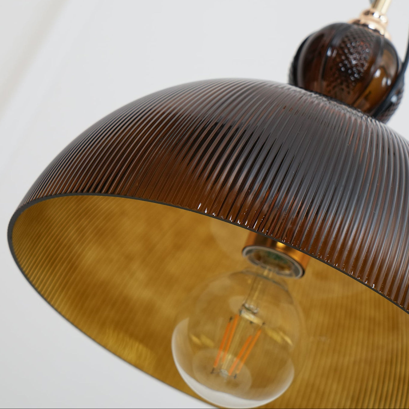 Nyra Retro-Pendelleuchte aus Glas-Letslighting