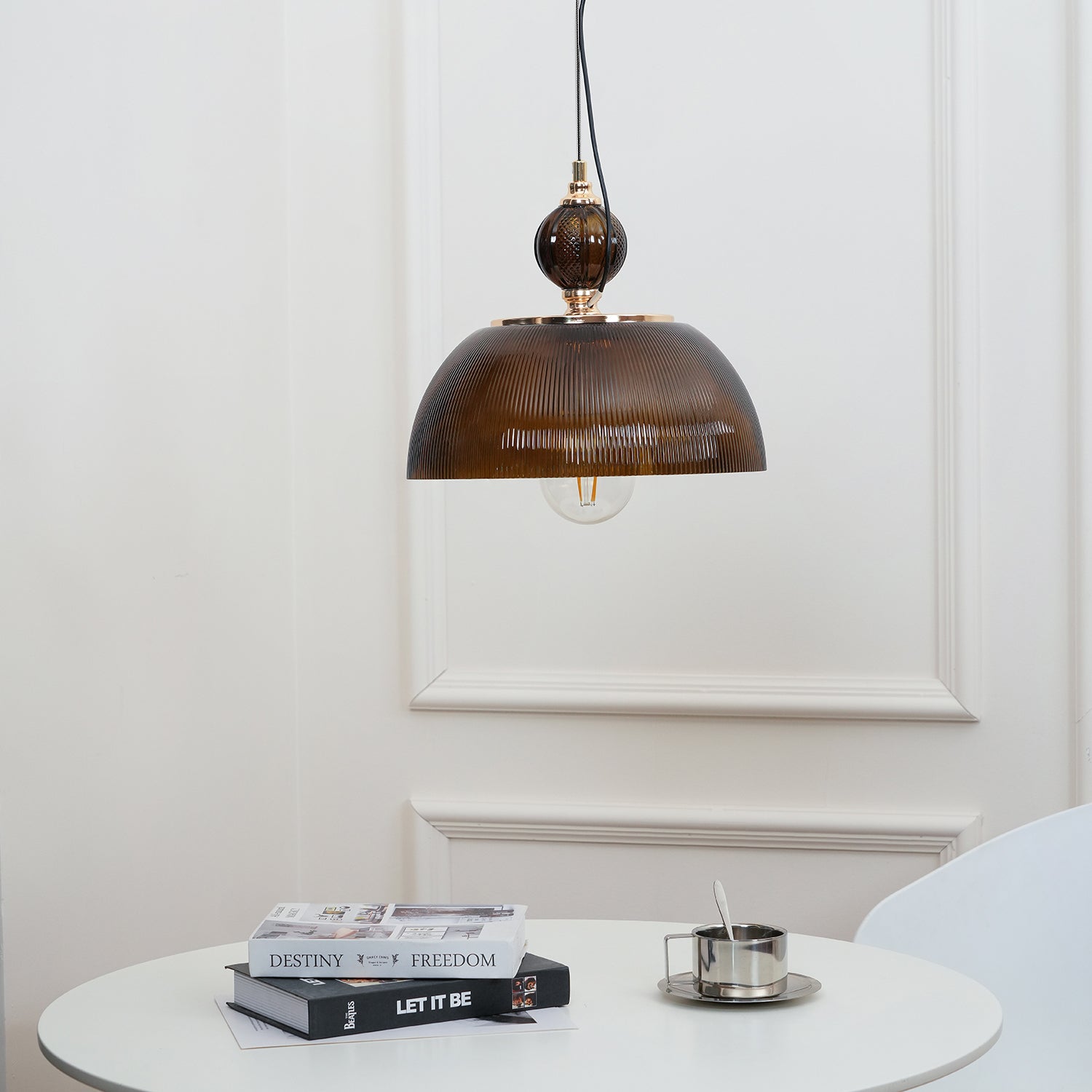 Nyra Retro-Pendelleuchte aus Glas-Letslighting