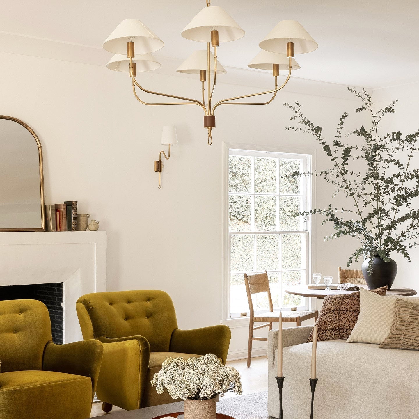 Elizabeth Staggered Tail Chandelier