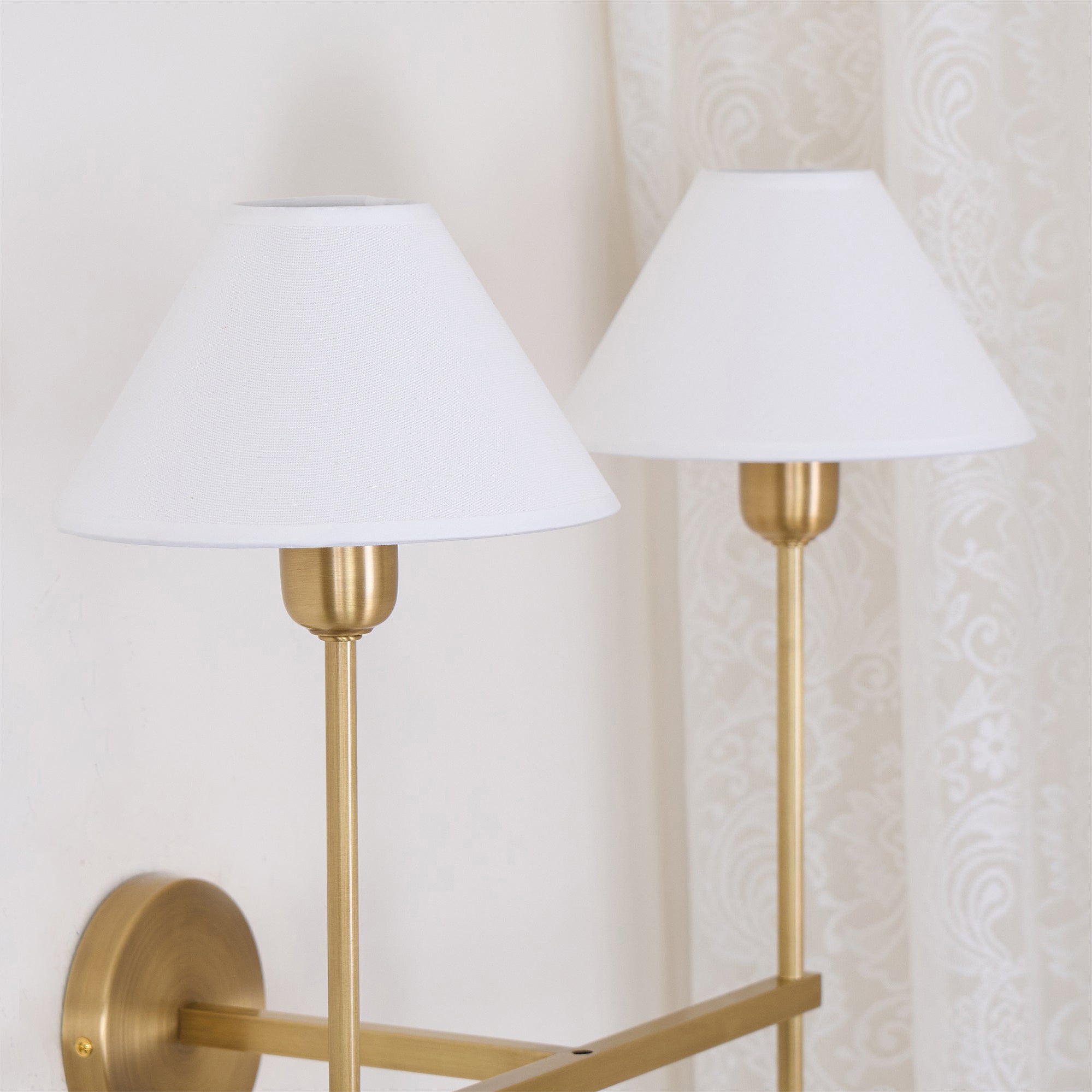 Zosilara Vintage Wandleuchte aus Messing mit Stoffbezug-Letslighting