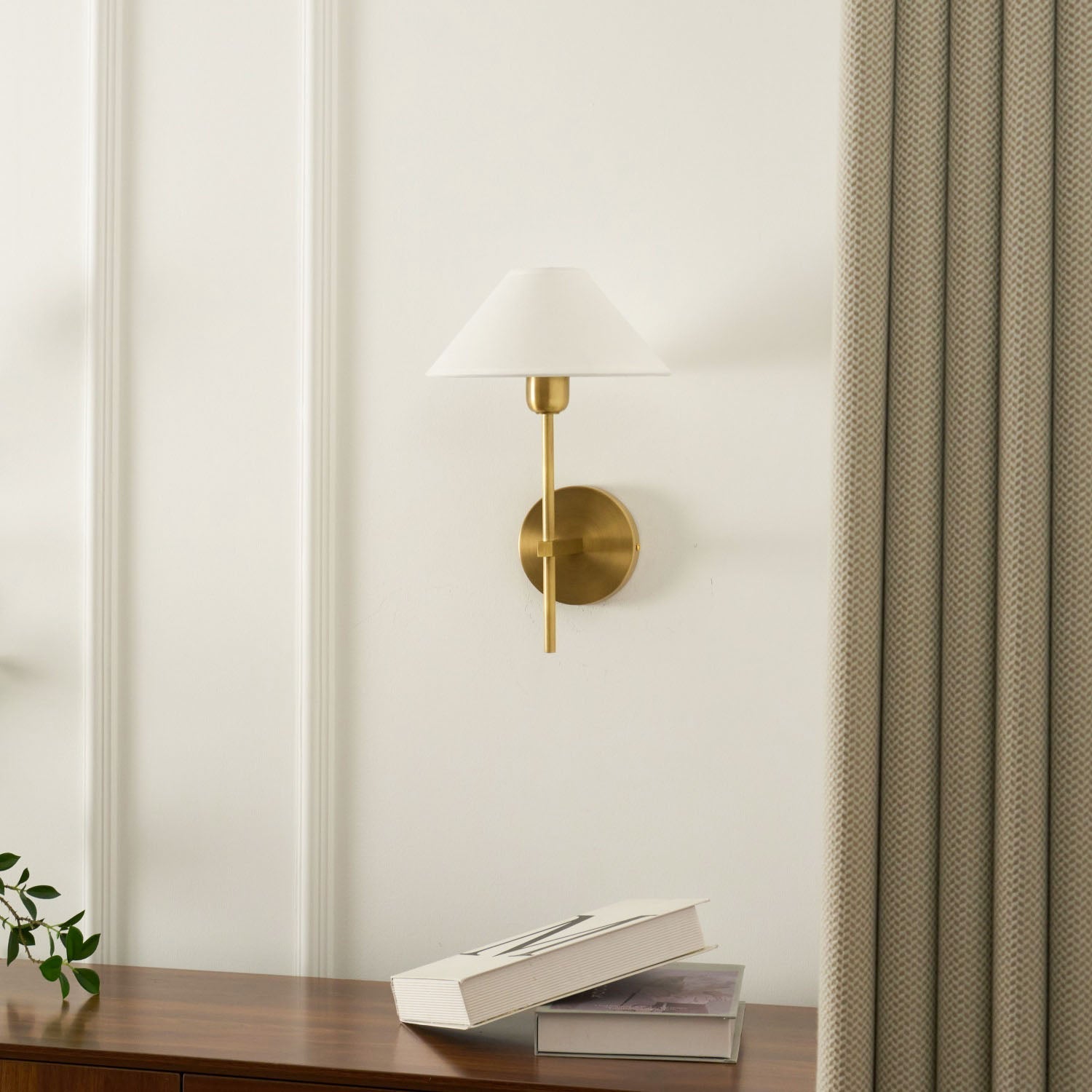 Zosilara Vintage Wandleuchte aus Messing mit Stoffbezug-Letslighting