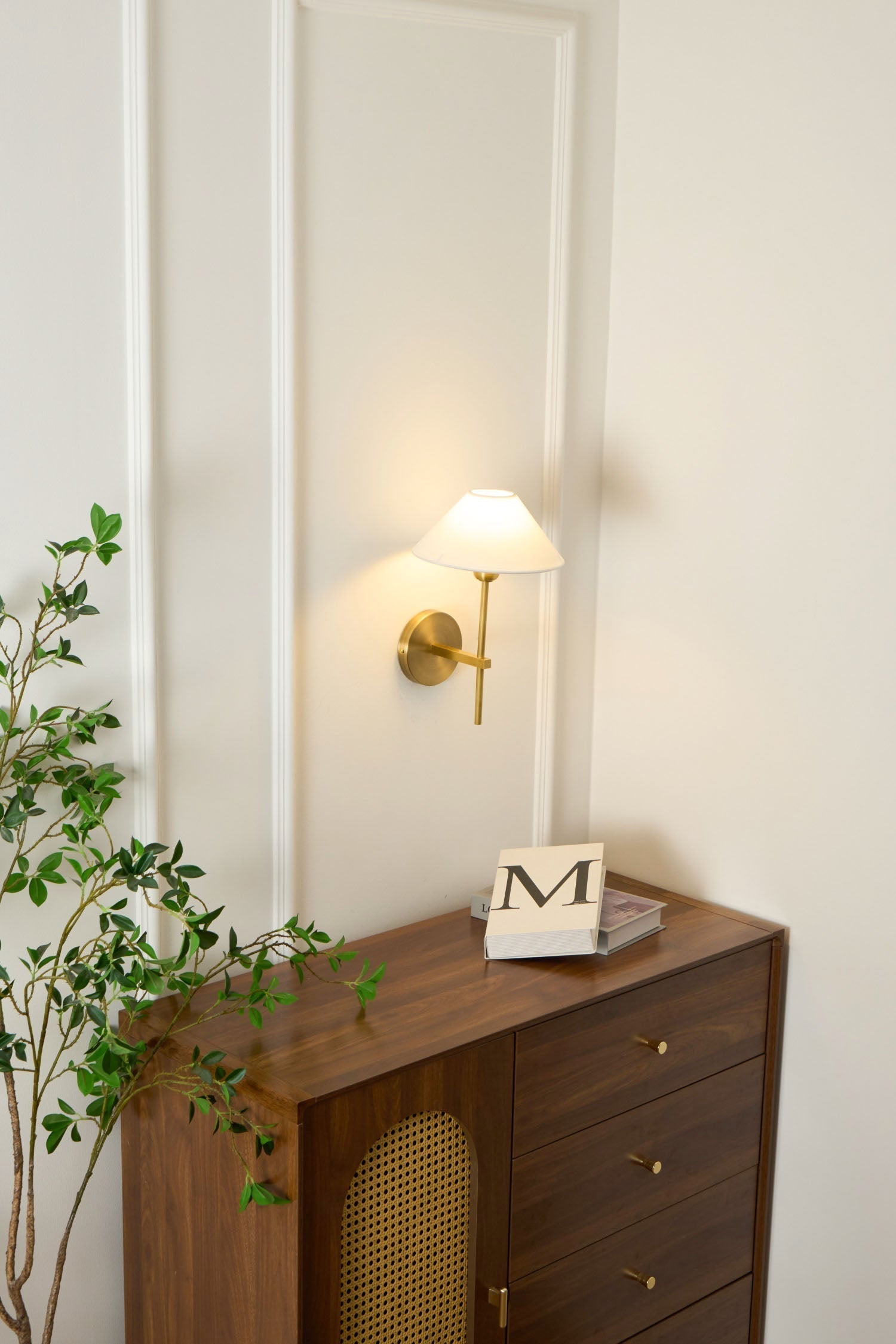Zosilara Vintage Wandleuchte aus Messing mit Stoffbezug-Letslighting