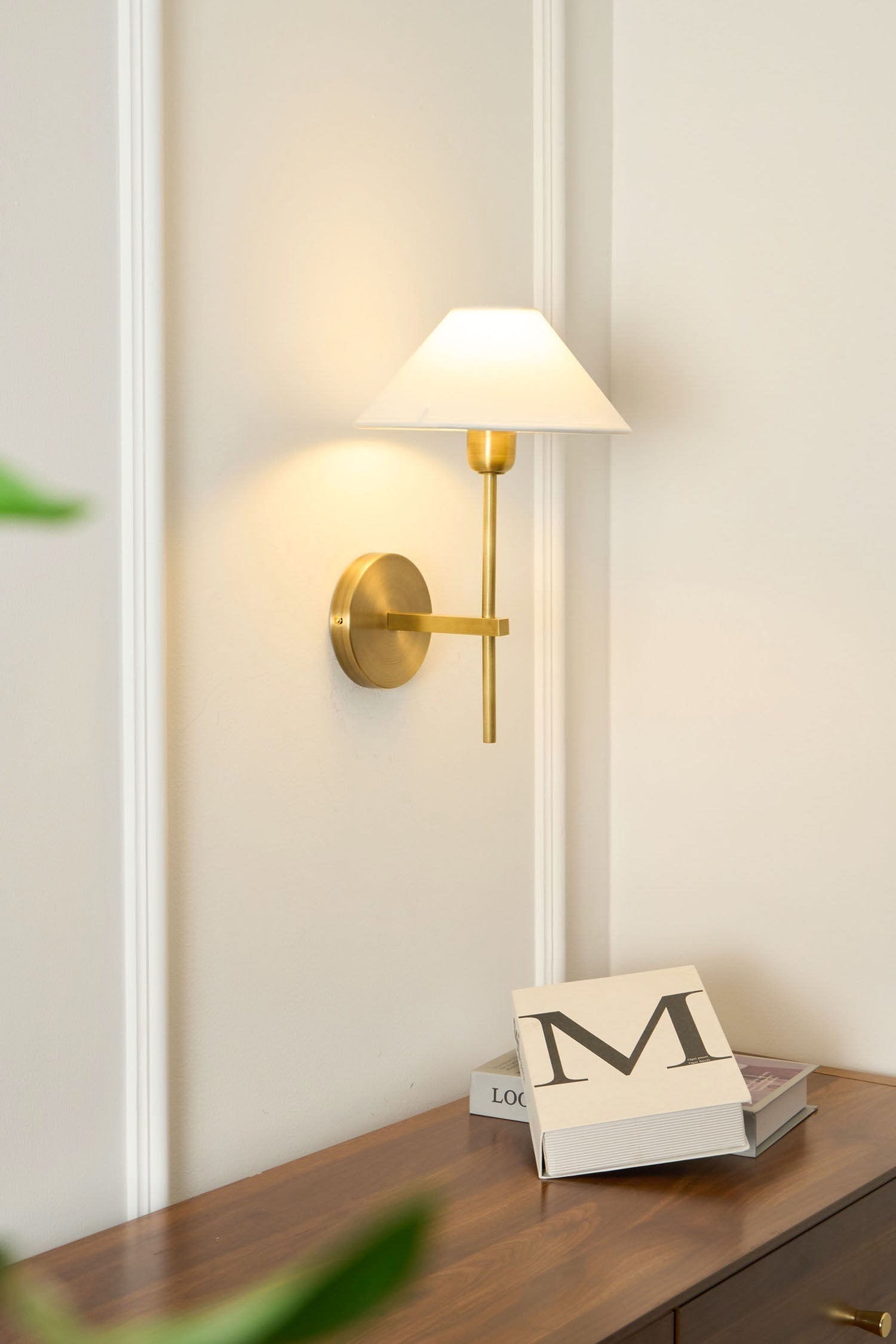 Zosilara Vintage Wandleuchte aus Messing mit Stoffbezug-Letslighting