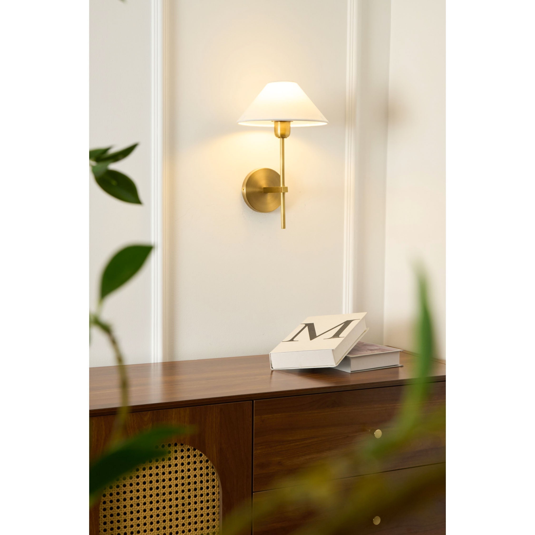 Zosilara Vintage Wandleuchte aus Messing mit Stoffbezug-Letslighting
