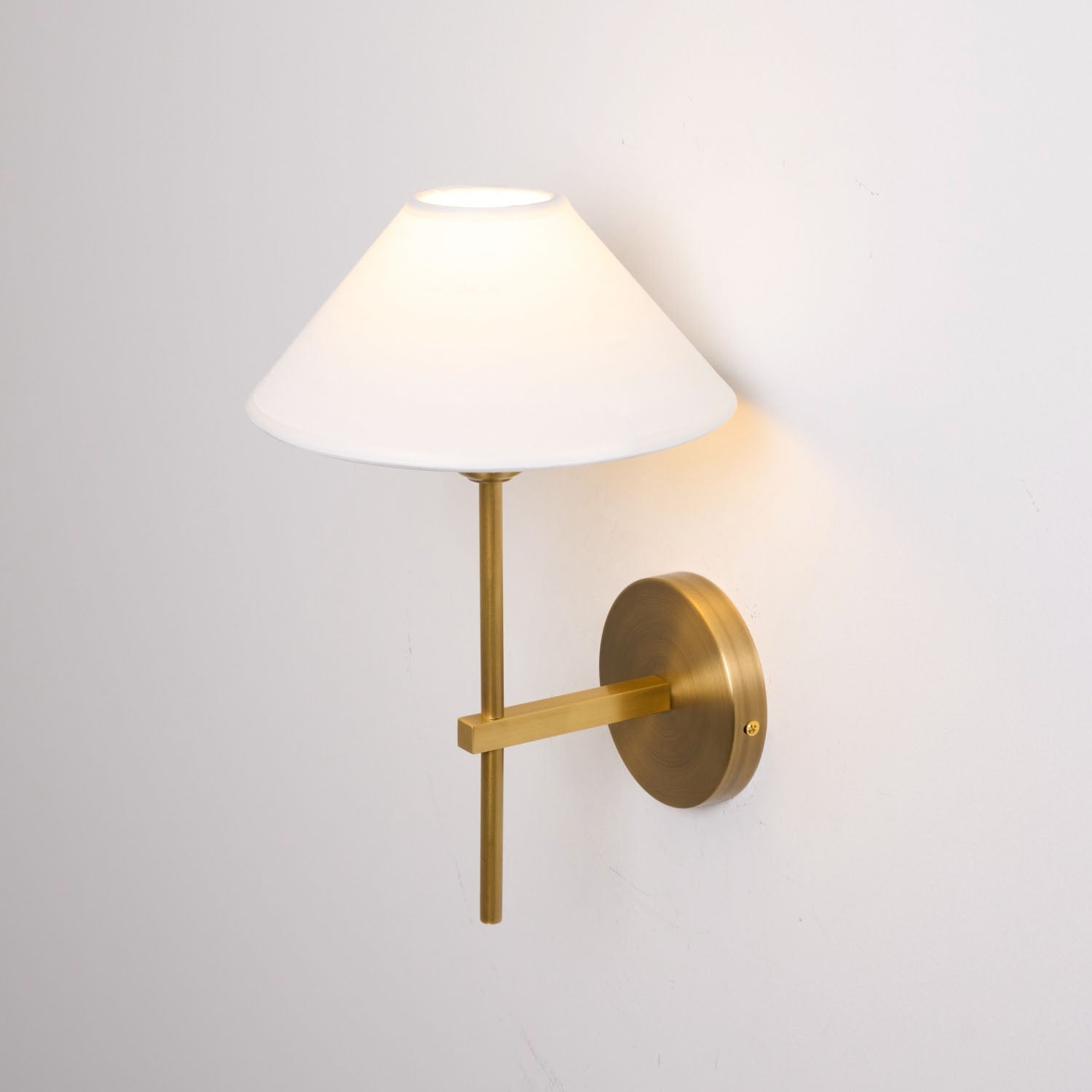 Zosilara Vintage Wandleuchte aus Messing mit Stoffbezug-Letslighting