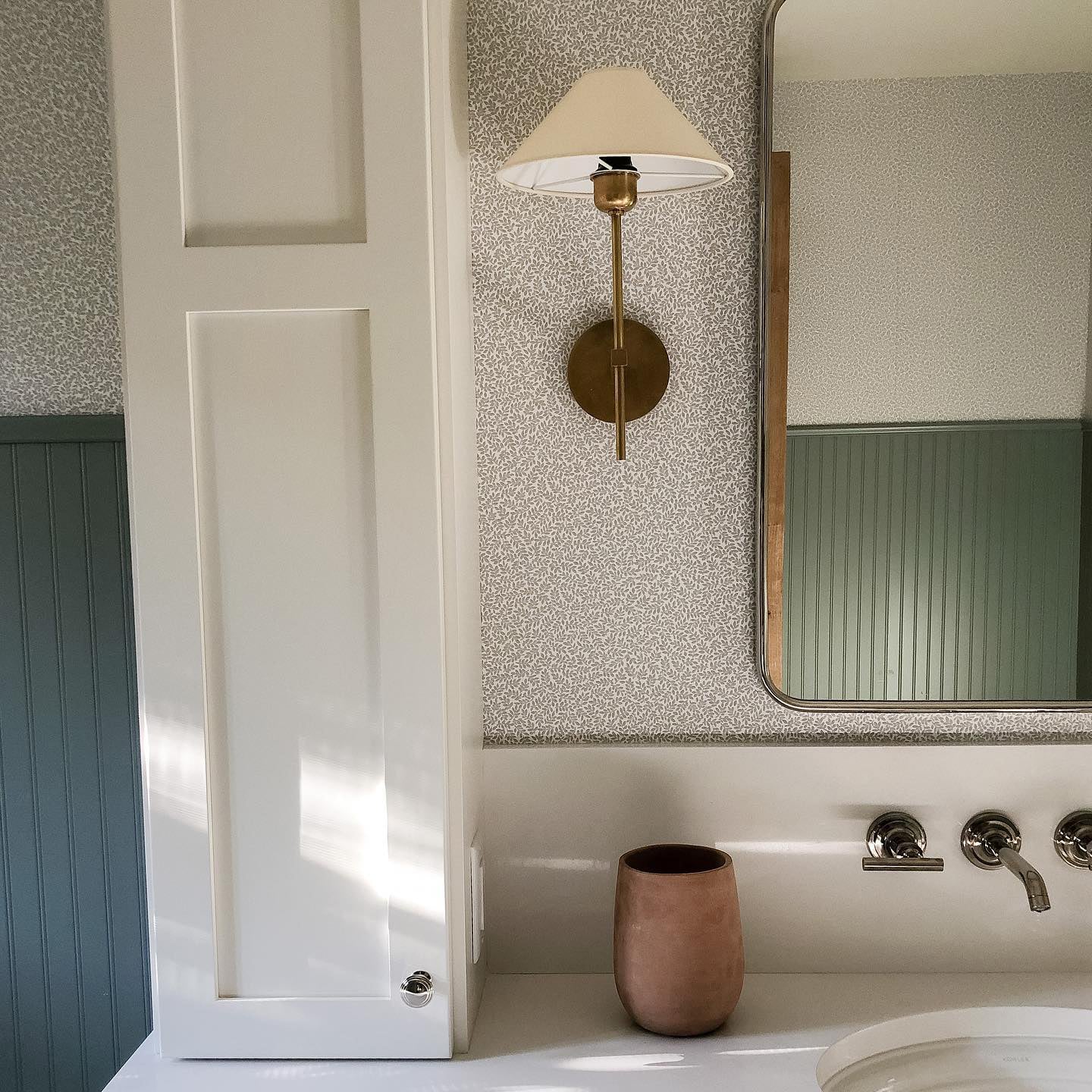 Zosilara Vintage Wandleuchte aus Messing mit Stoffbezug-Letslighting