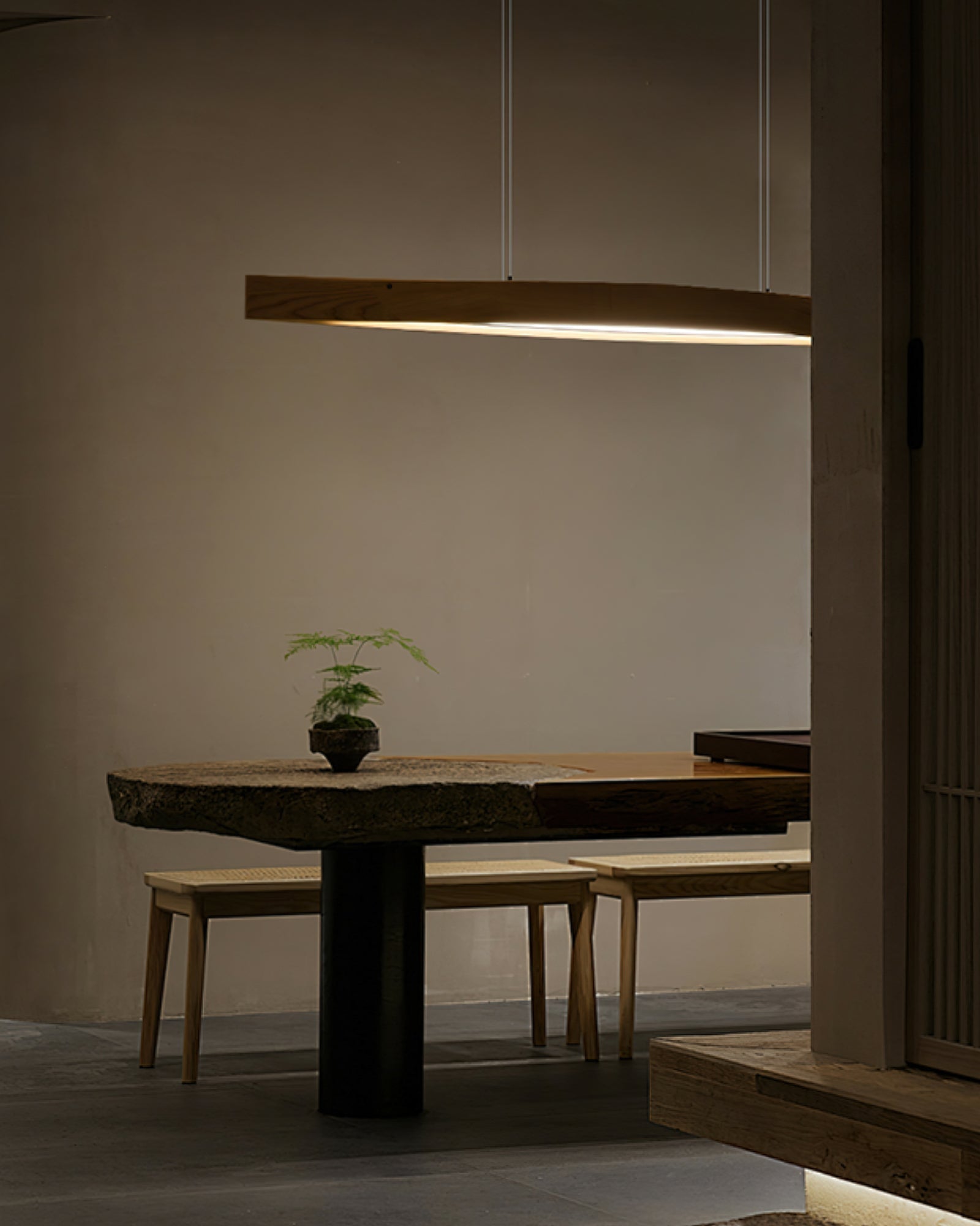 Horizon Linear Wood Pendant Lamp - Blowlighting