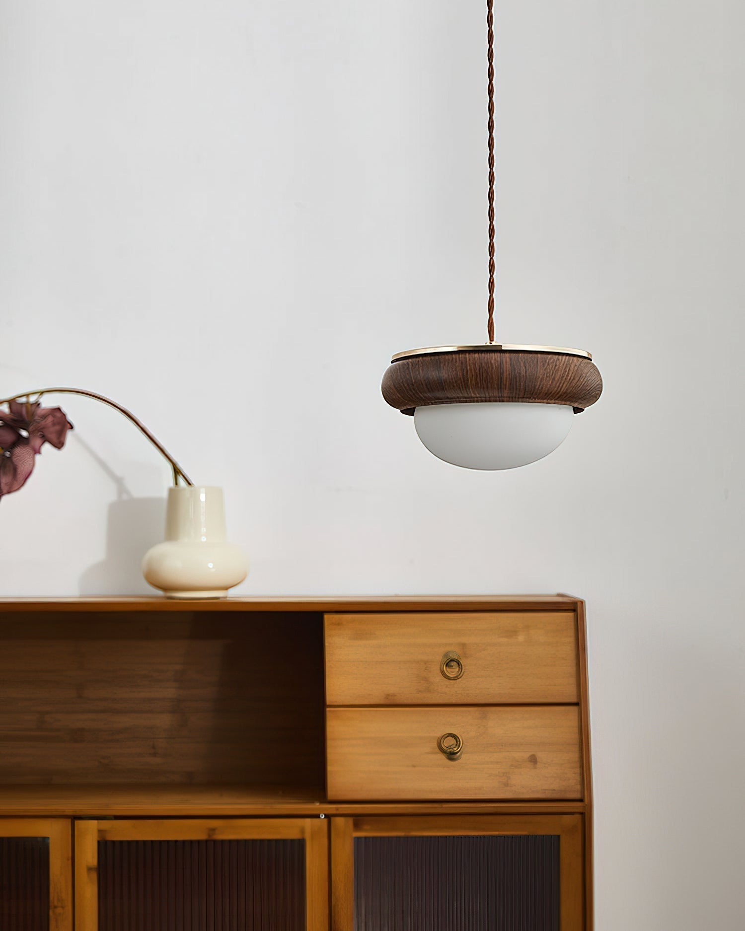 Quillon Pendelleuchte Modern Holzring Mattglas Kugelschirm-Letslighting