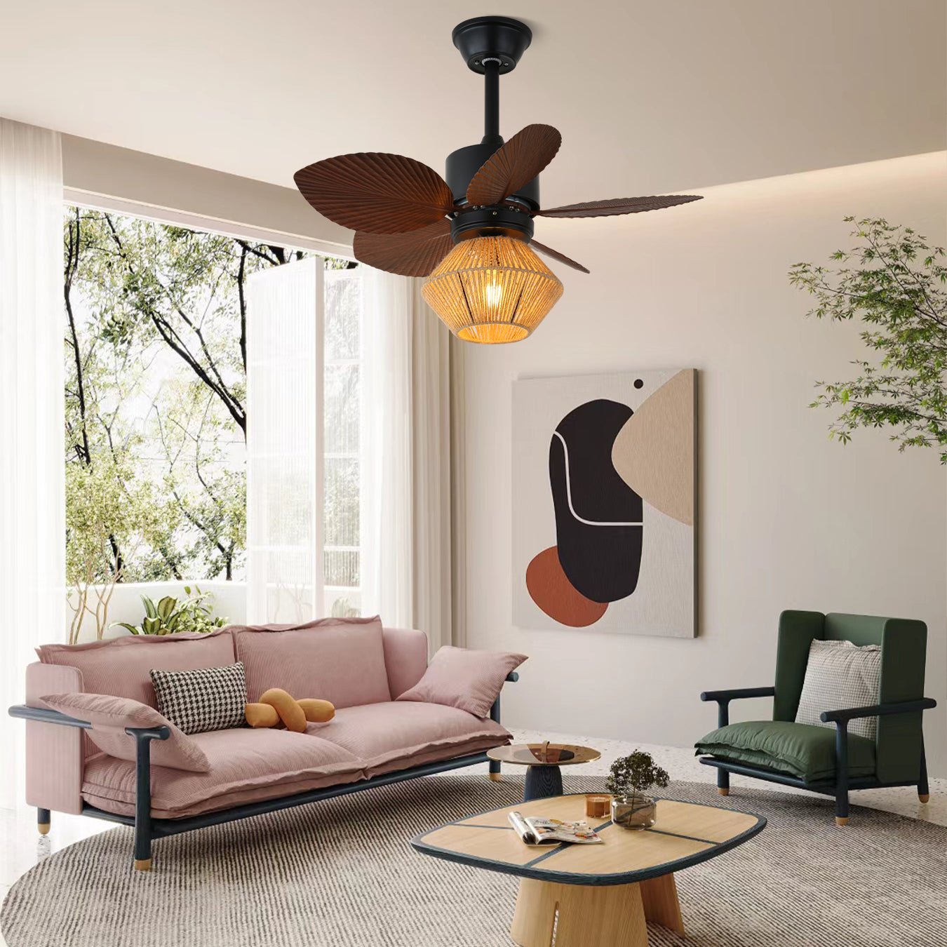 Solaya Deckenventilatorleuchte in einem Wohnzimmer im tropischen Stil