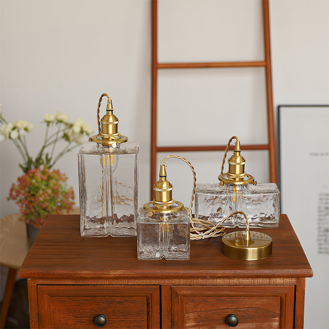 Ovely Vintage Pendelleuchte aus gehämmertem Messing und Glas