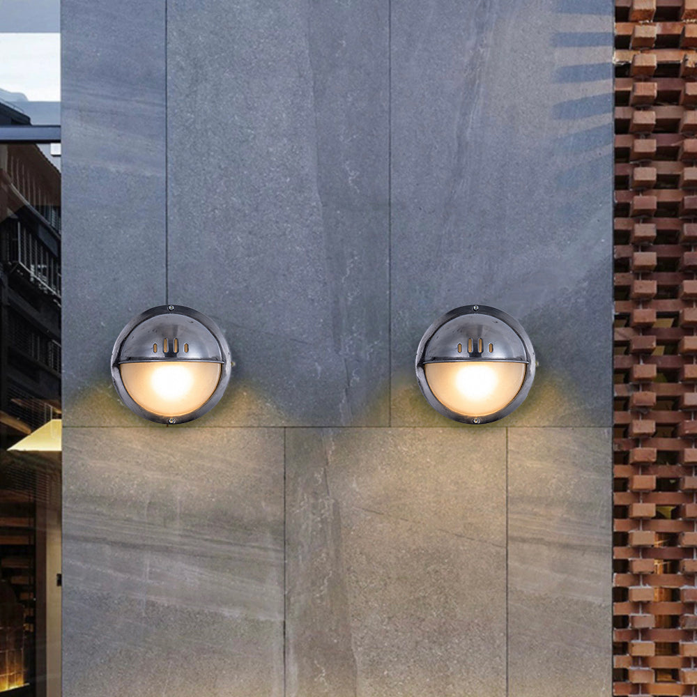 Wyre Geometrische moderne Wandleuchte aus Metall und Glas