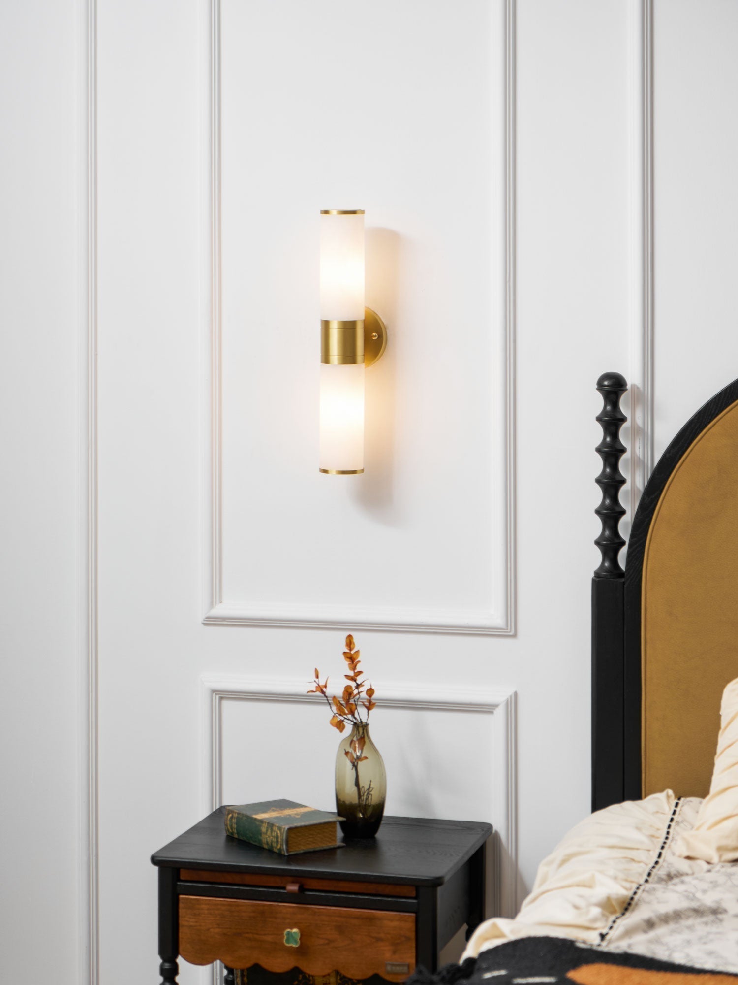 Kaia Minimalist Alabaster Wall Lamp - Neutralighting