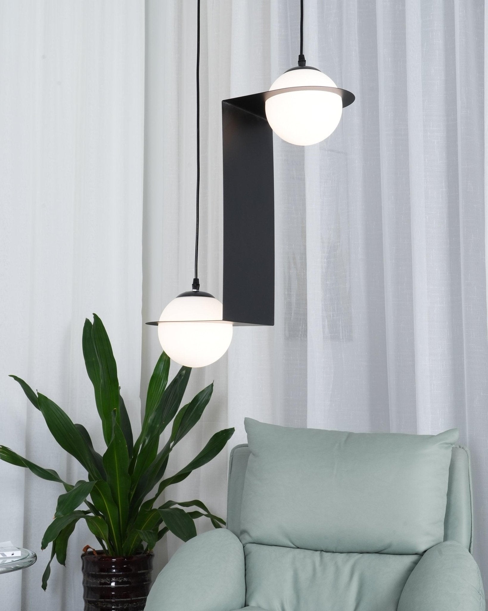 Orbion Black Pendant Lamp - Blowlighting