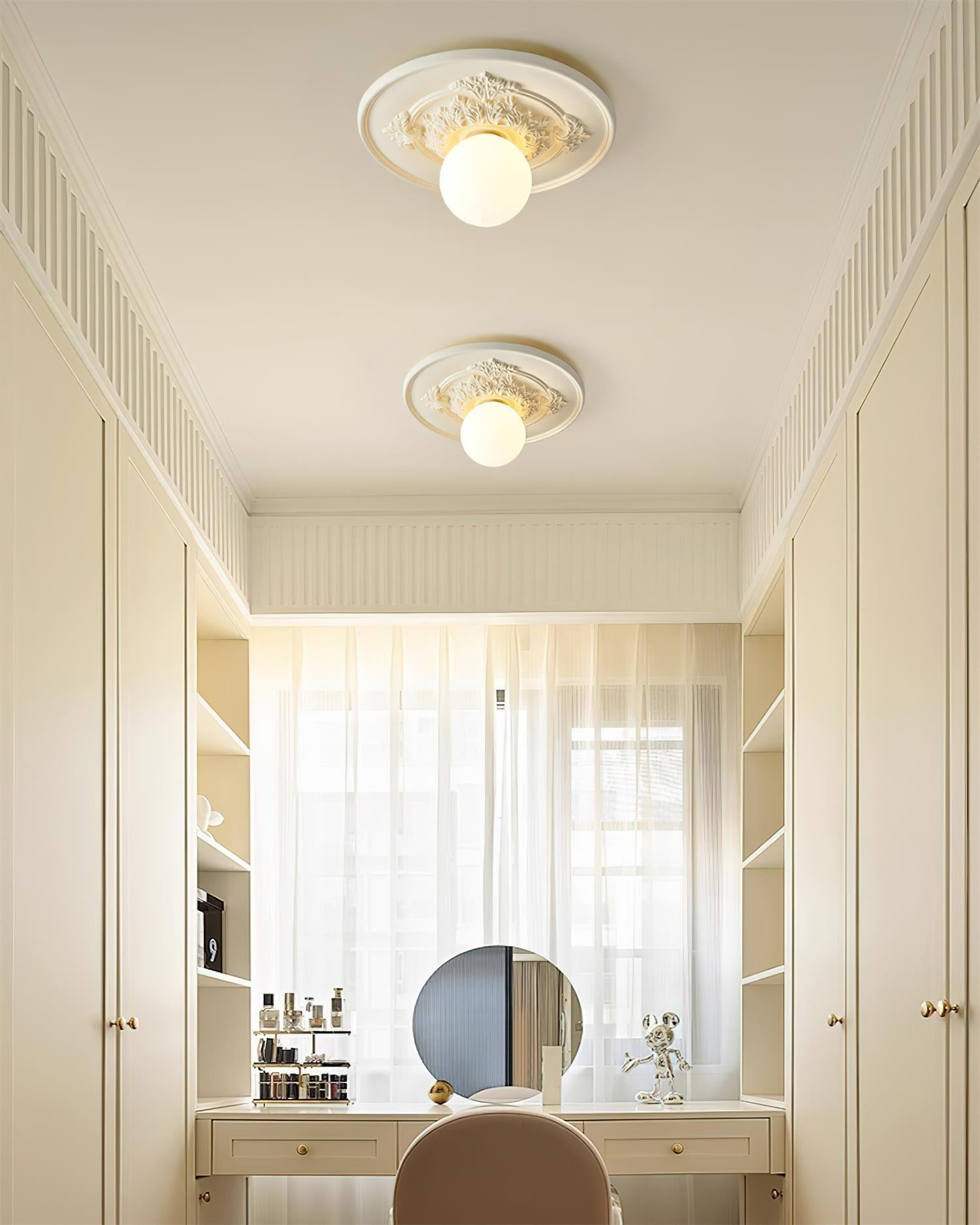 Ivorelle Vintage Geschnitzte Deckenleuchte mit Glaskugel-Schirm-Letslighting