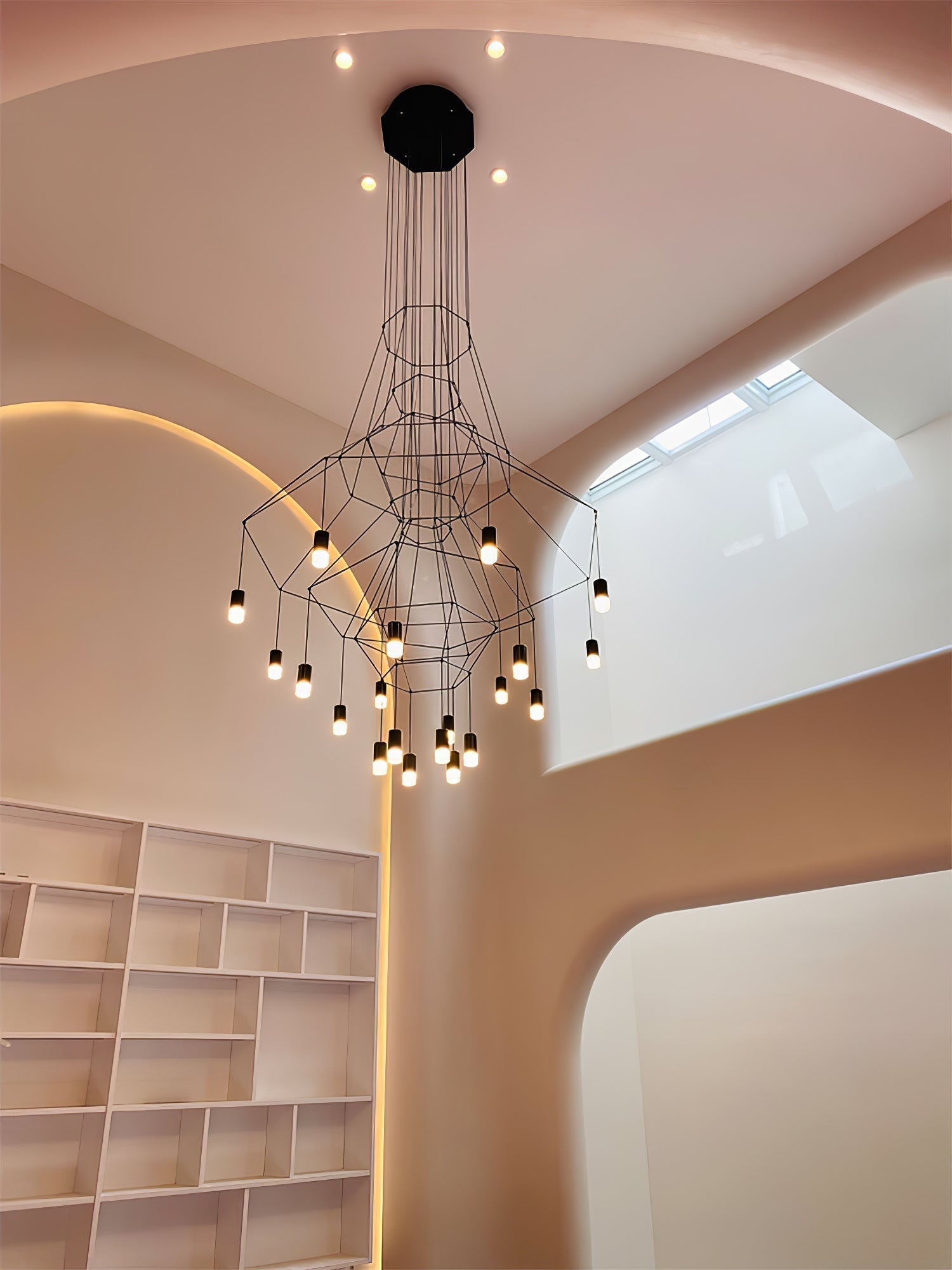 Lustra Schwarzer Drahtlinien-LED-Kronleuchter-Letslighting