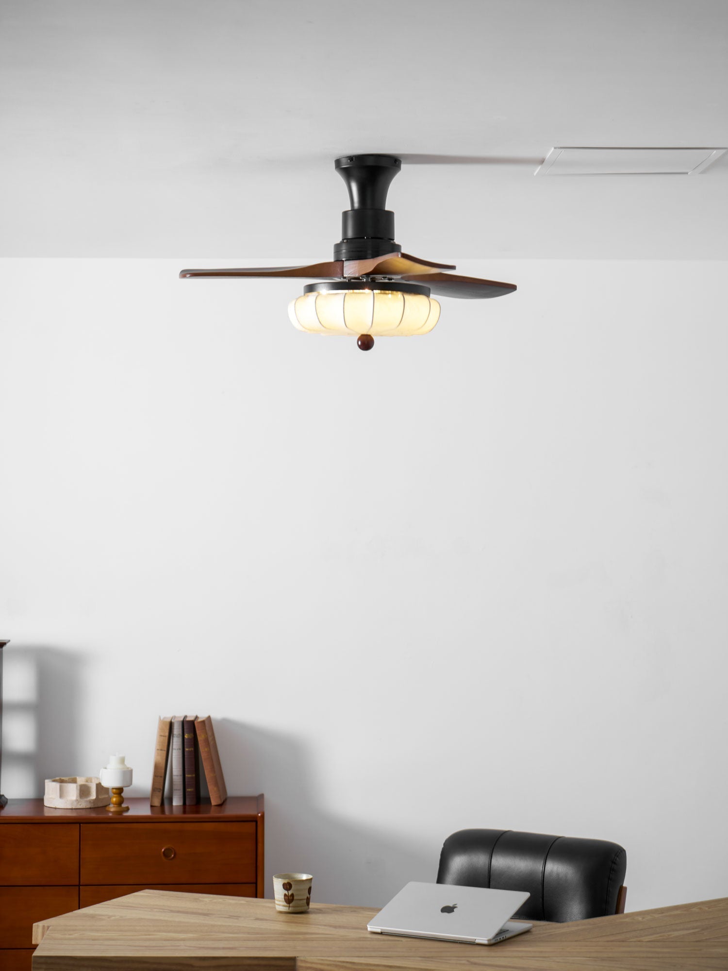 Jasper Bloom Deckenventilatorleuchte, in einem Home Office