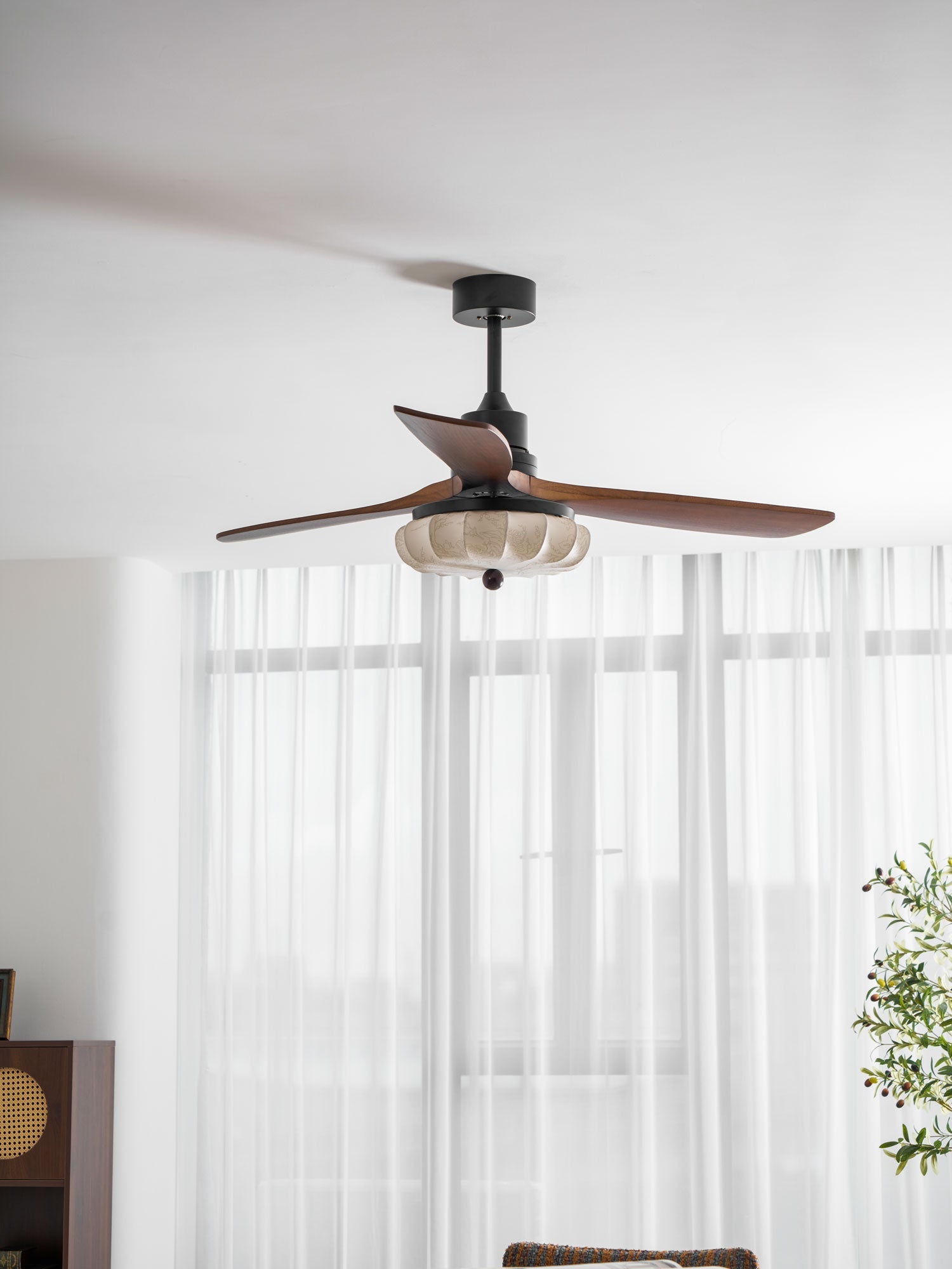 Jasper Bloom Deckenventilatorleuchte, mit sich bewegenden Ventilatorflügeln