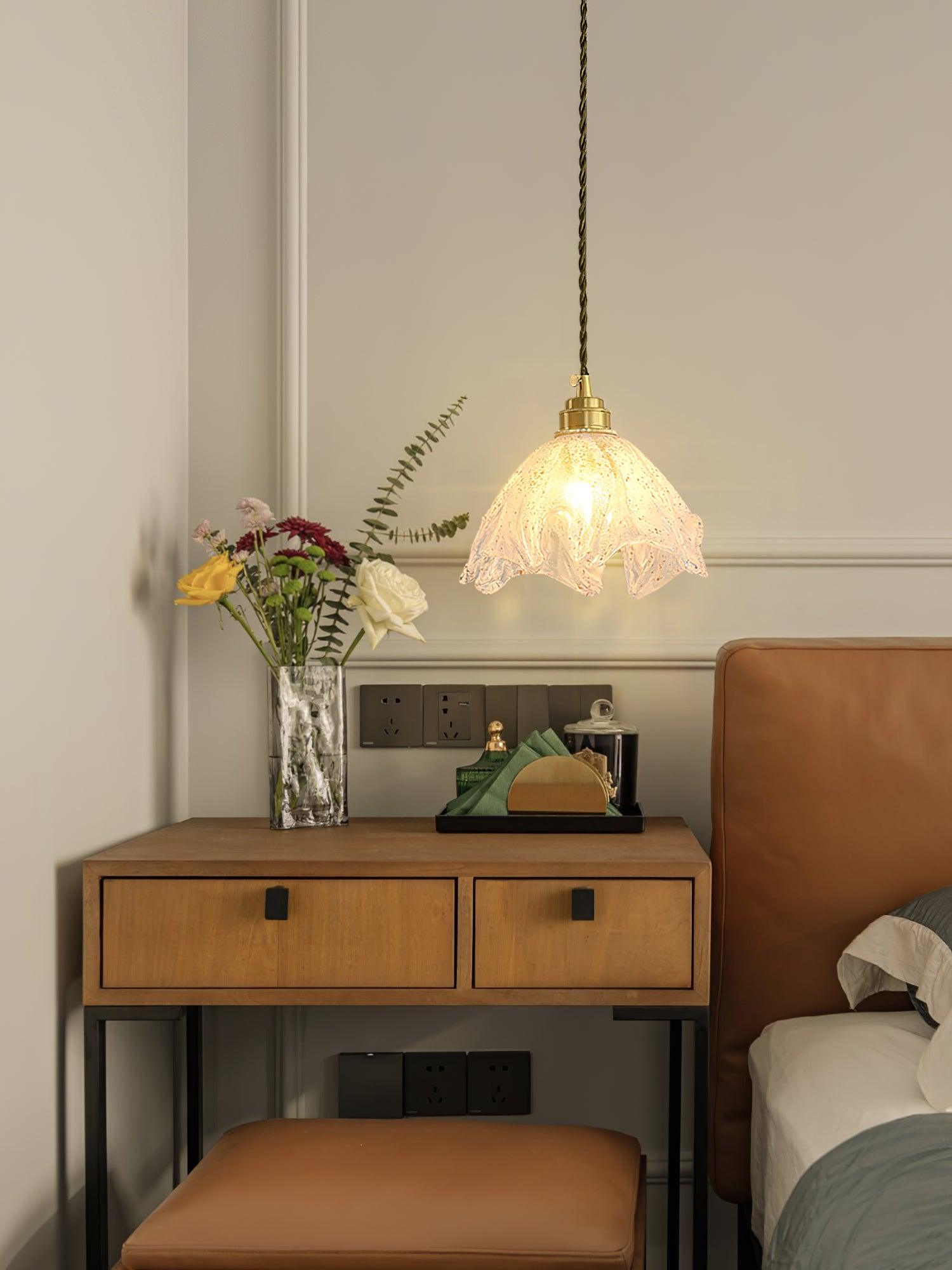Solara Pendelleuchte Messing Rüschen Glas Lotus Vintage-Letslighting