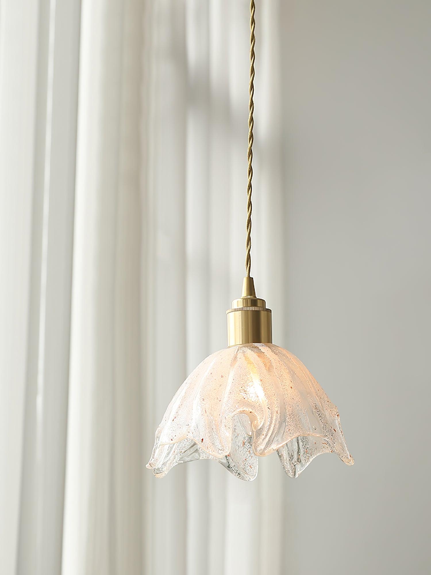 Solara Pendelleuchte Messing Rüschen Glas Lotus Vintage-Letslighting